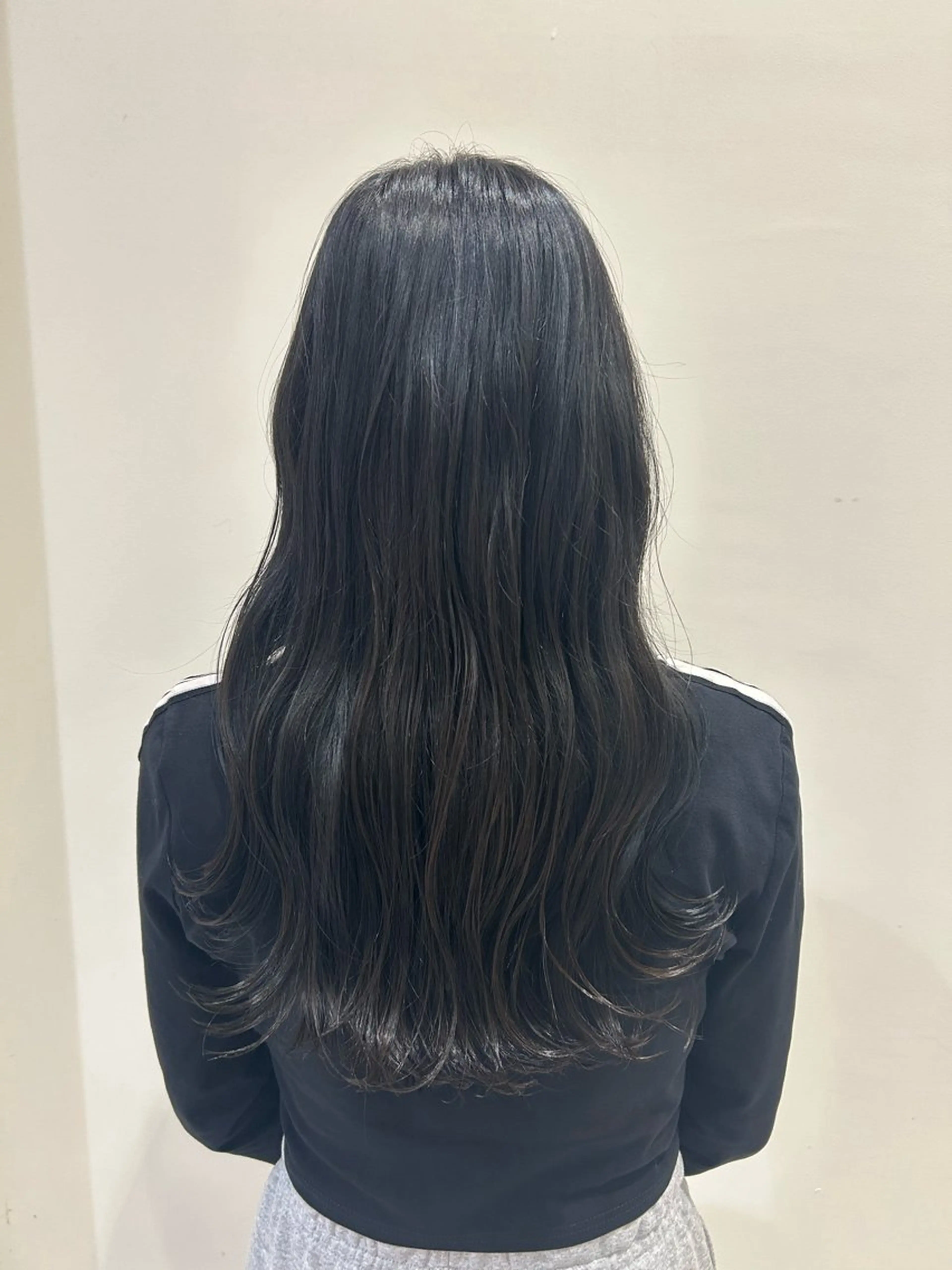 カラー 尾野 碧泉のヘアスタイル