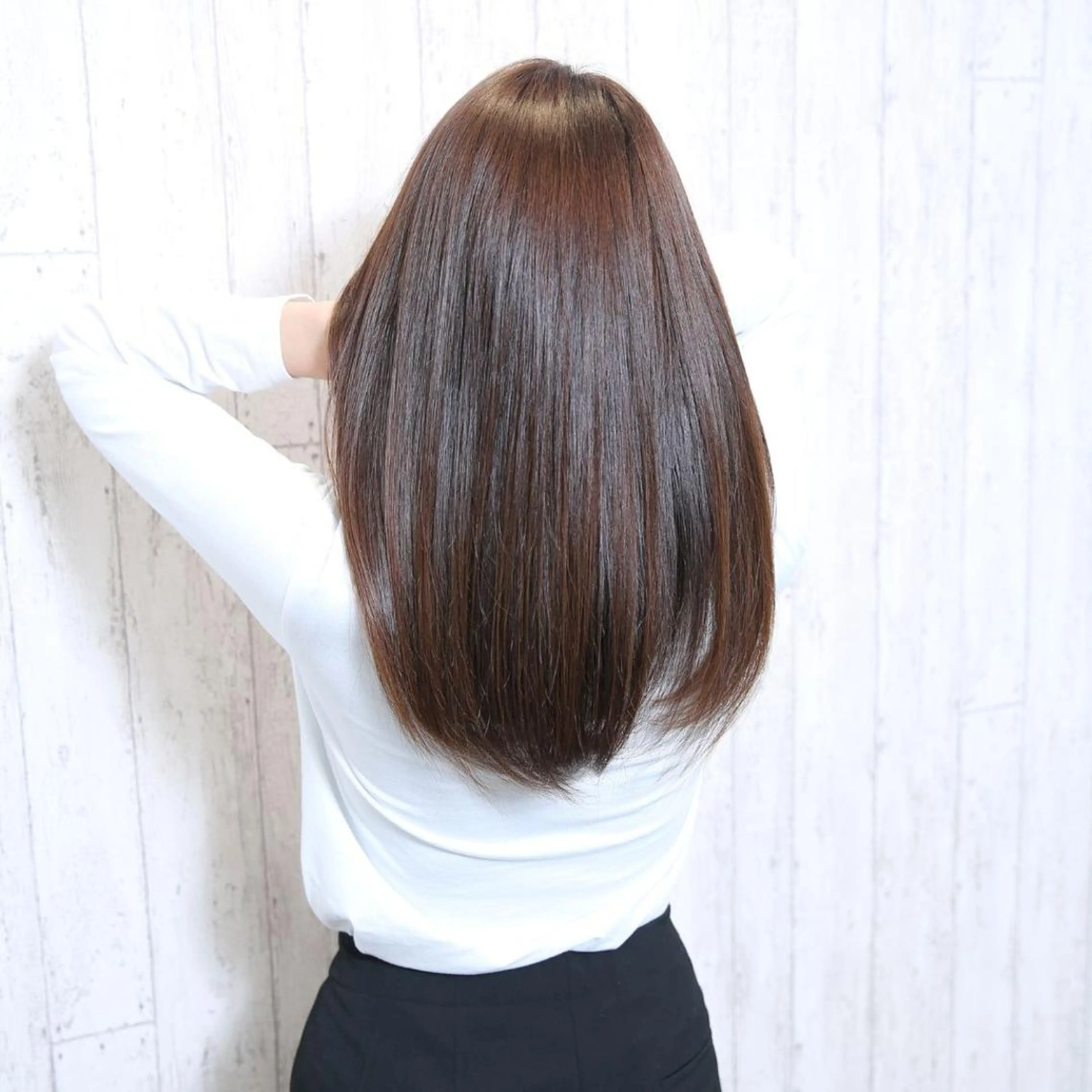 パーマ セミロング 髪質改善 ストレートパーマ カット 縮毛矯正 トップスタイリスト 桂　嵩太のヘアスタイル