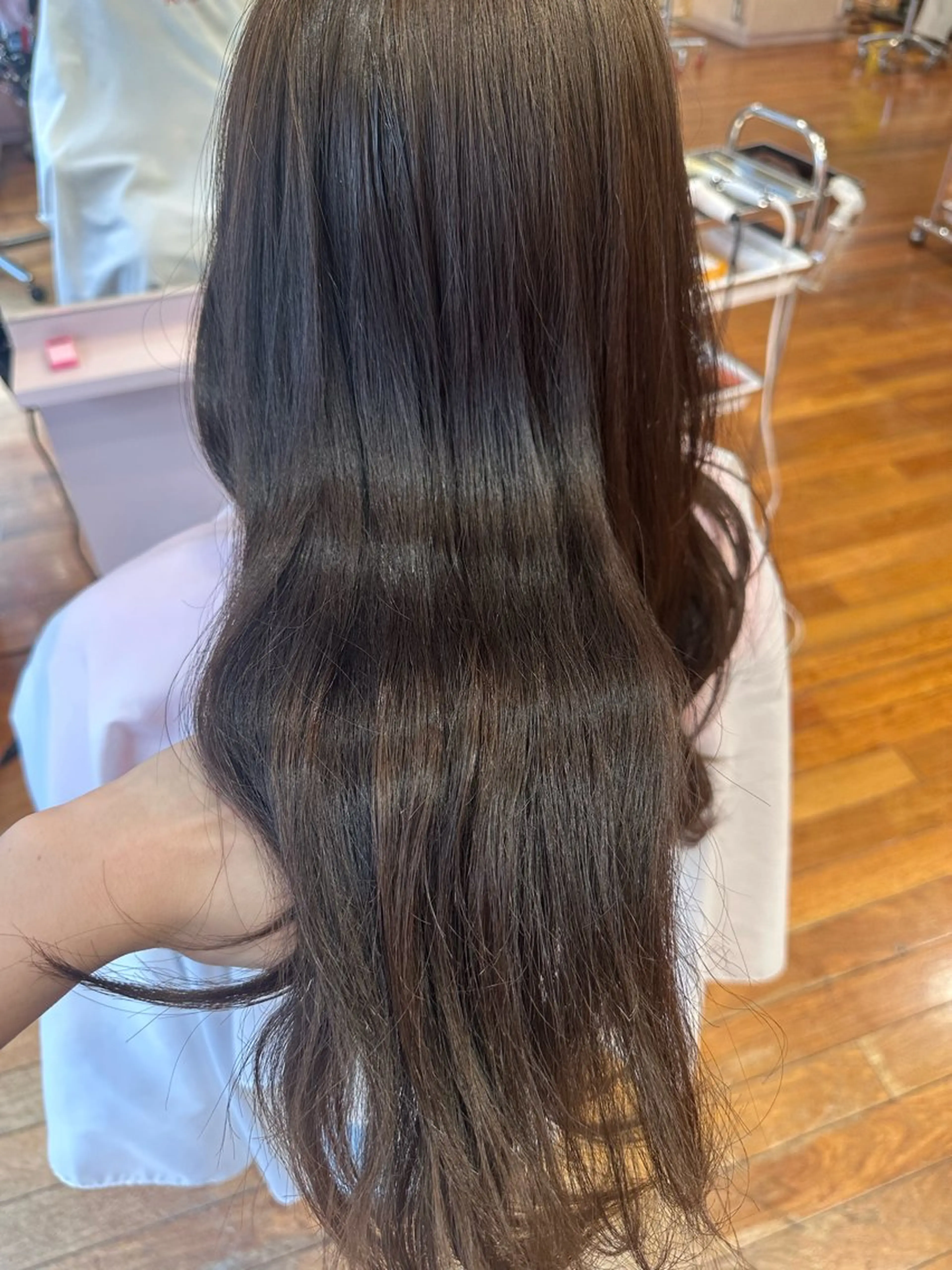 ロング カラー ヘアカラー 'axis hinaのヘアスタイル