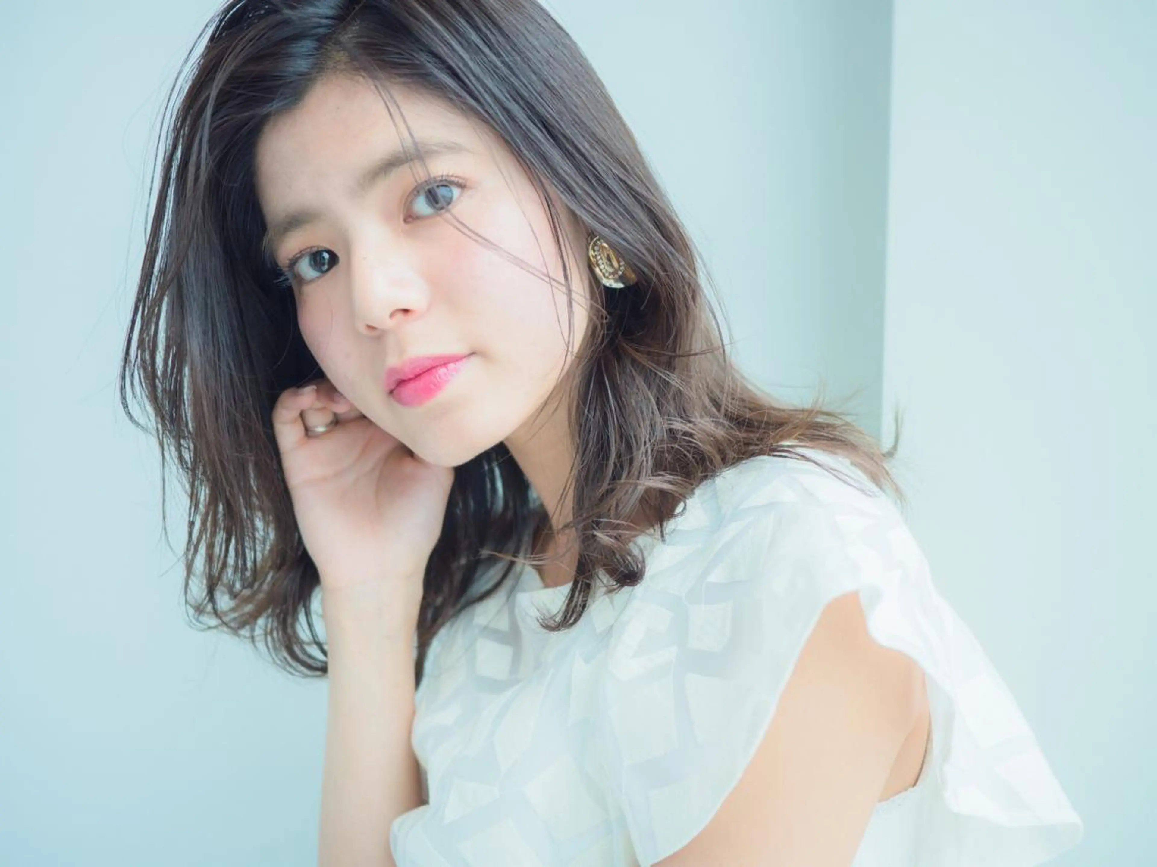 ミディアム SCENE by RADのヘアスタイル