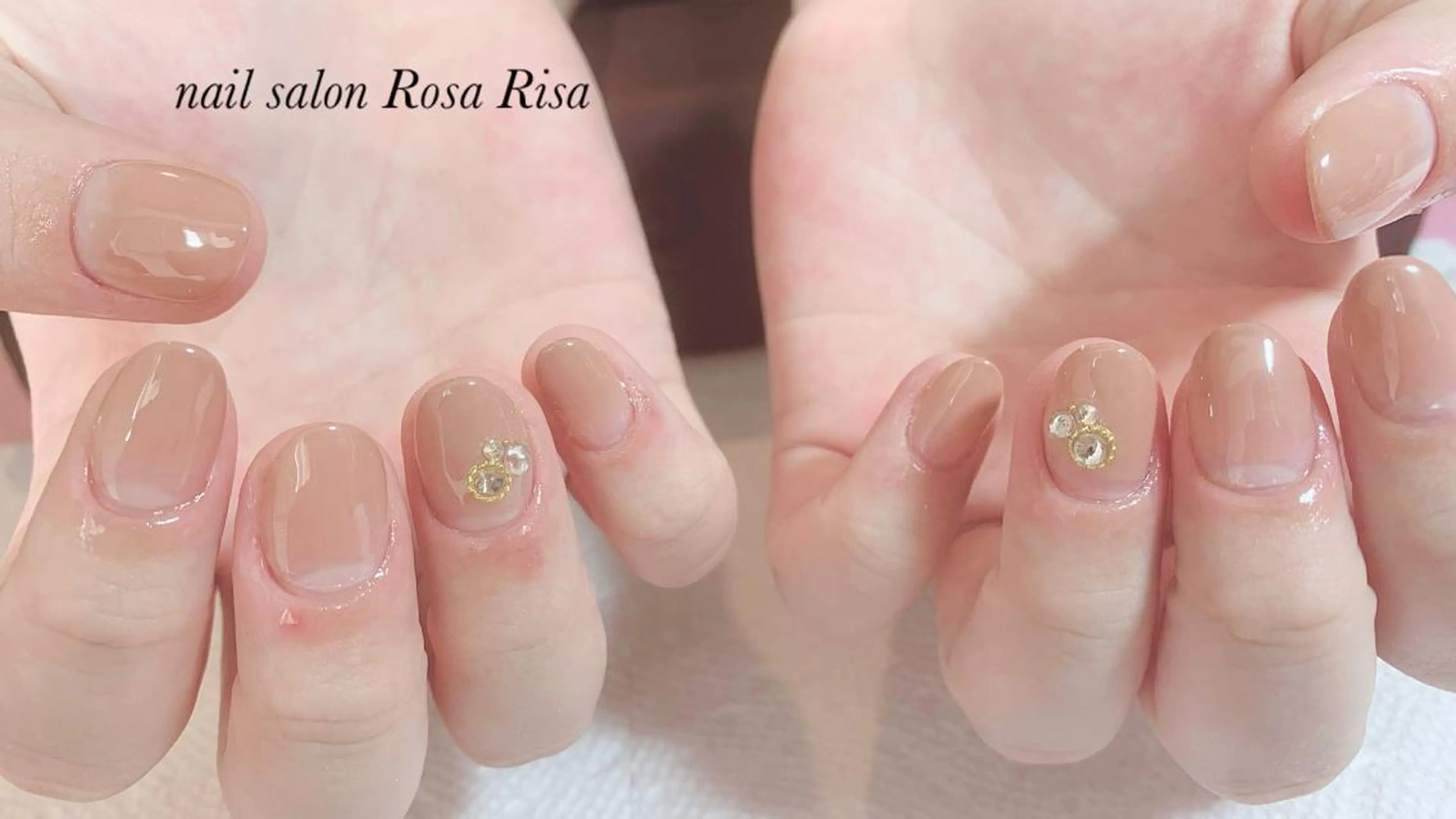 ミディアム ネイル ブラウン グラデーション ハンドネイル ネイルスタジオ シェイクユアハンズのネイルデザイン