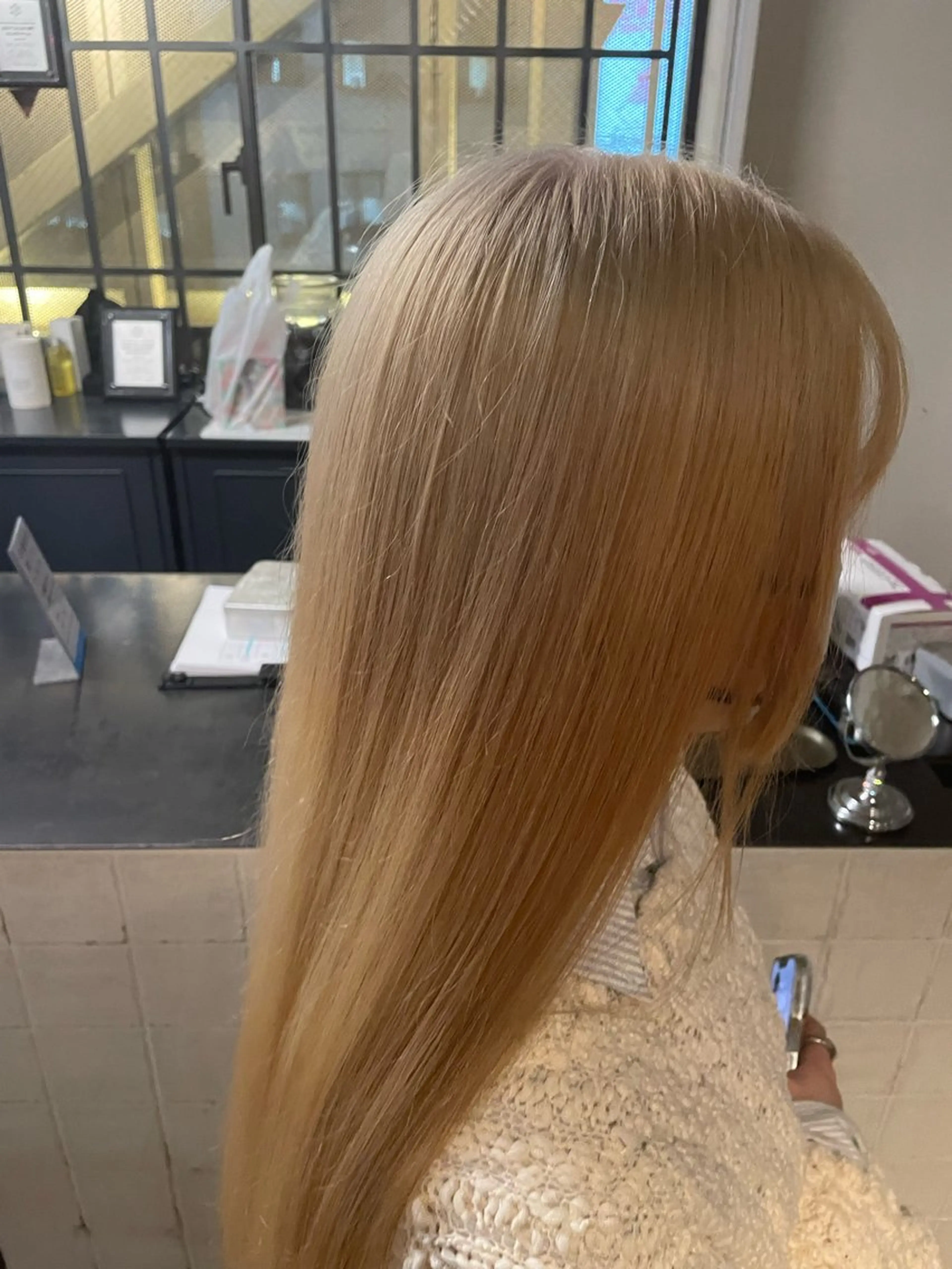 ロング カラー ブロンド ハイトーンカラー ホワイトブロンド NIKA 蒲田所属・マンツーマン 髪質改善　工藤のヘアスタイル