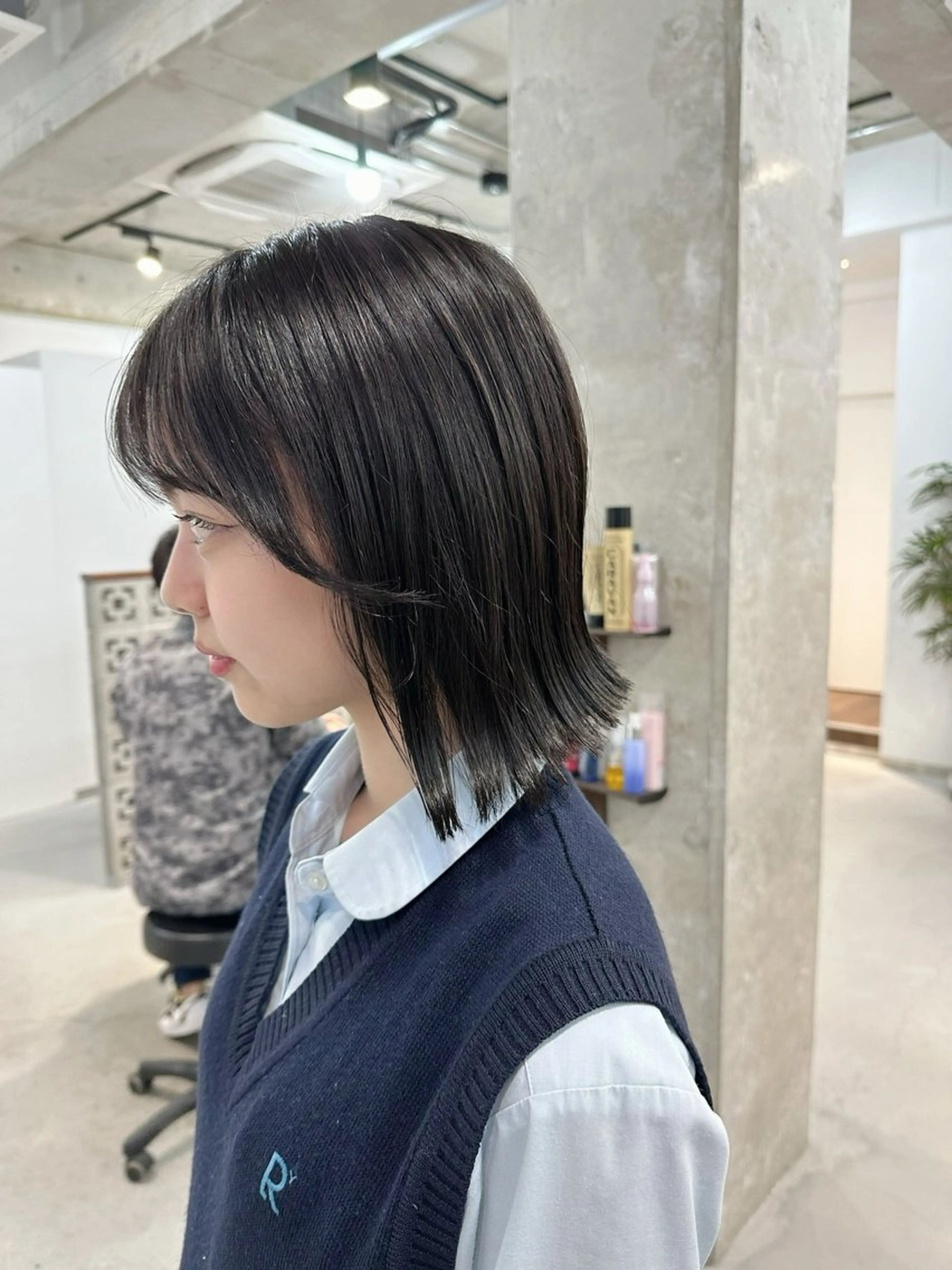 セミロング 切りっぱなしボブ ボブ 顔周りカット カット ヘアカラー トリートメント カイリ /レイヤーカットのヘアスタイル