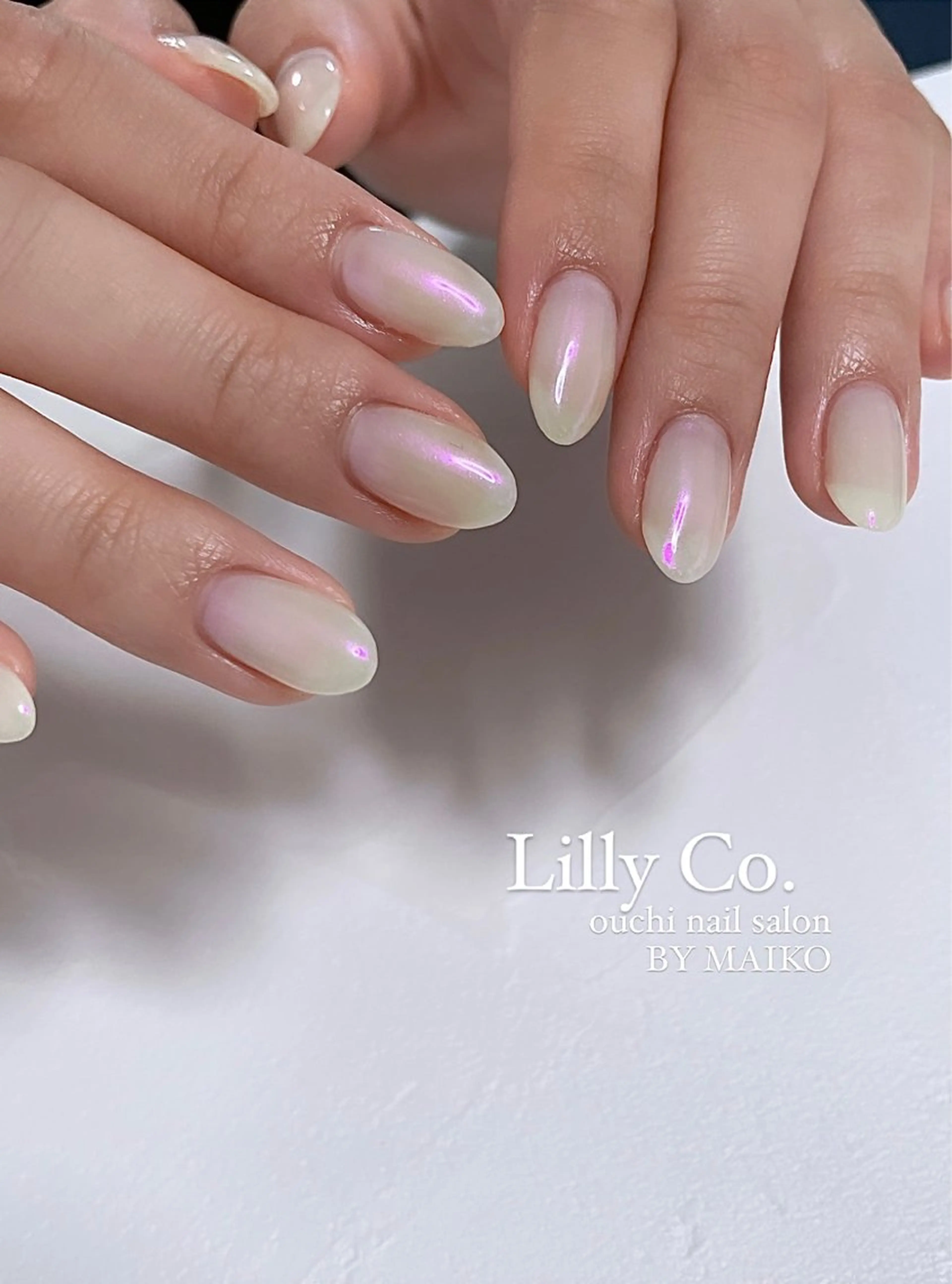 ネイル ホワイト ハンドネイル ハンドケア Lilly Co.のネイルデザイン