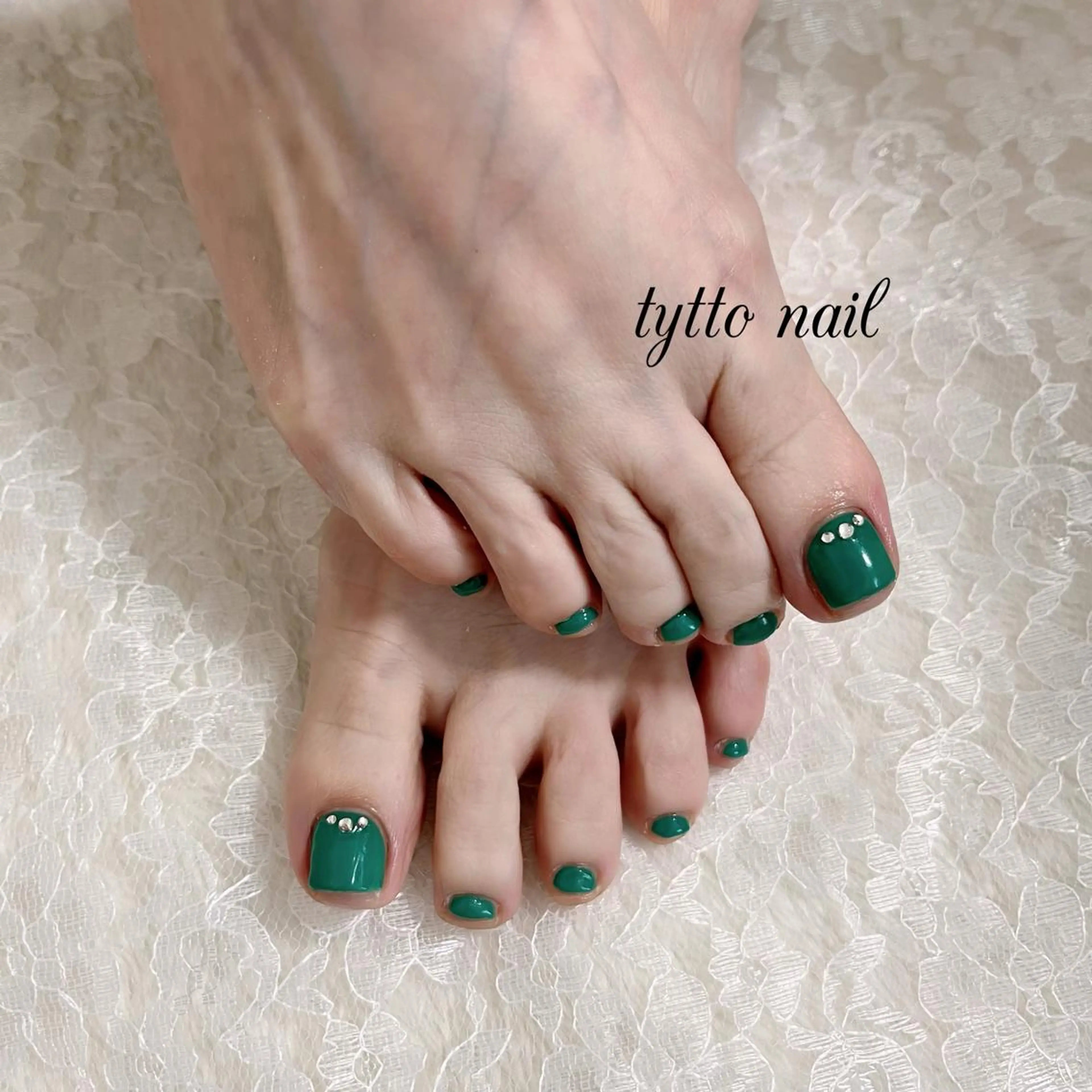 ネイル フットネイル グリーン オフィスネイル ワンカラーネイル シンプルネイル フットネイル tytto nail ❤︎‪‪eri‪‪のネイルデザイン