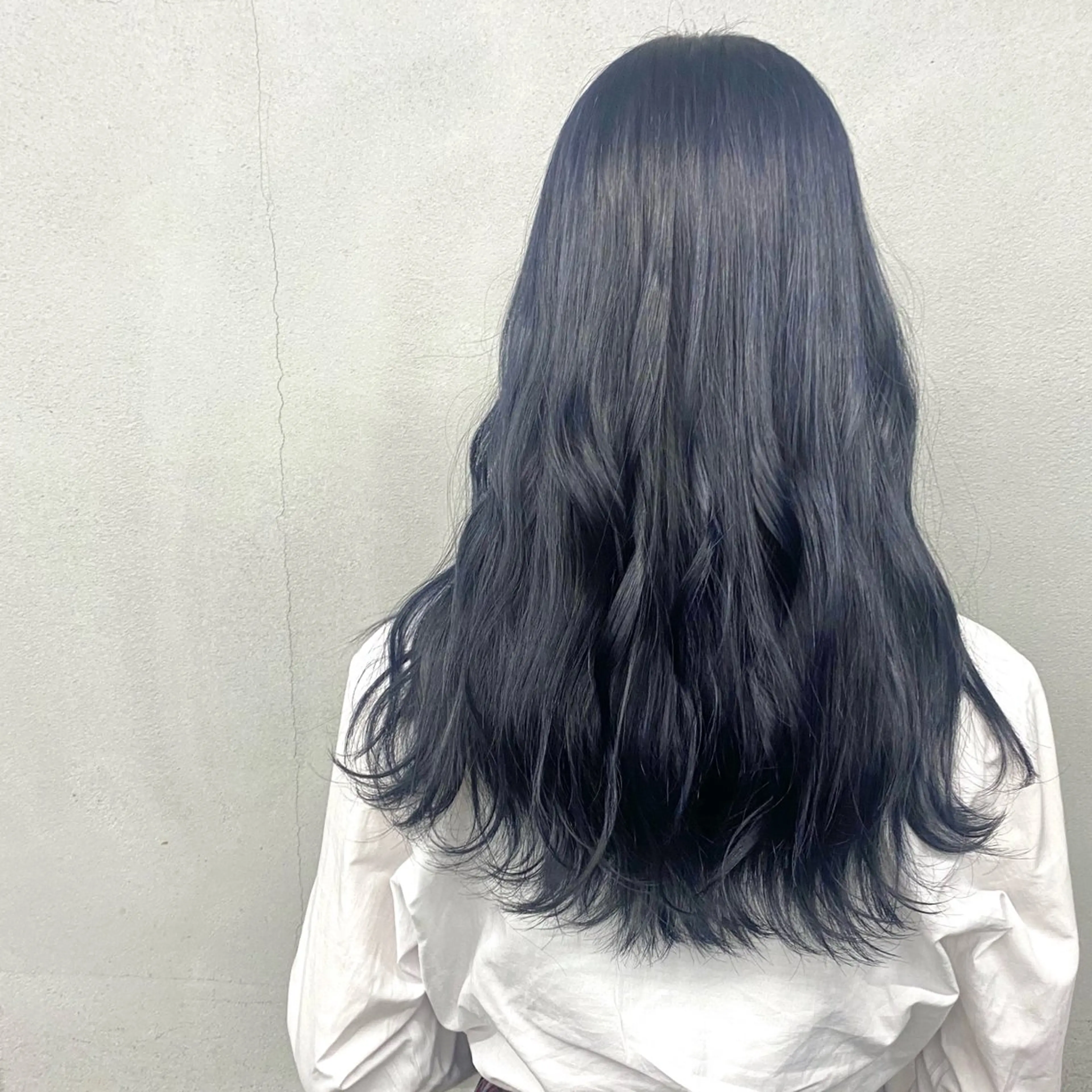 セミロング カラー ヘアアレンジ 黒髪 ブルーカラー ブルーブラック ヘアカラー トリートメント #tag 佐藤璃美のヘアスタイル