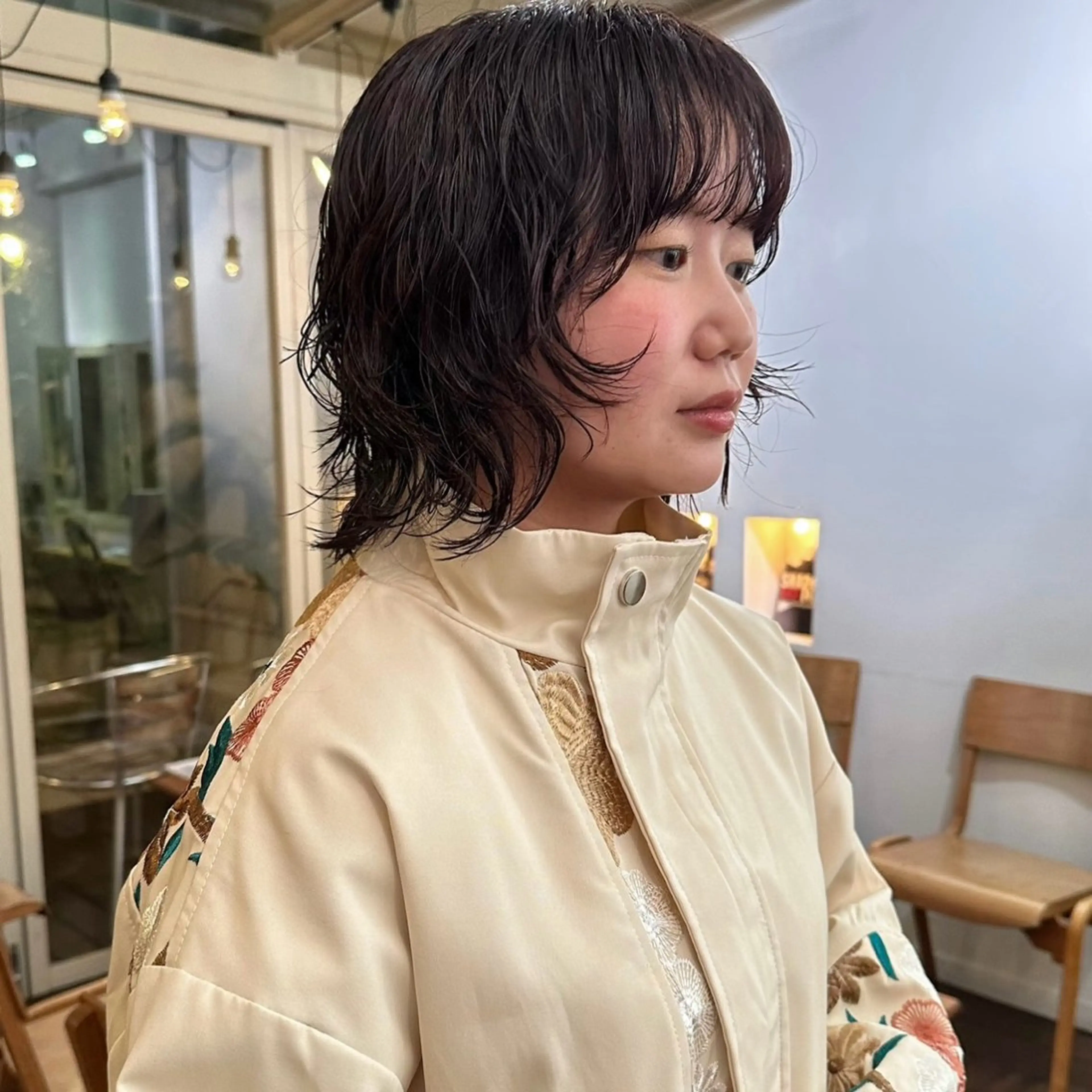 セミロング ウルフカット MAKE'S omotesando所属・狐塚 未咲のヘアスタイル