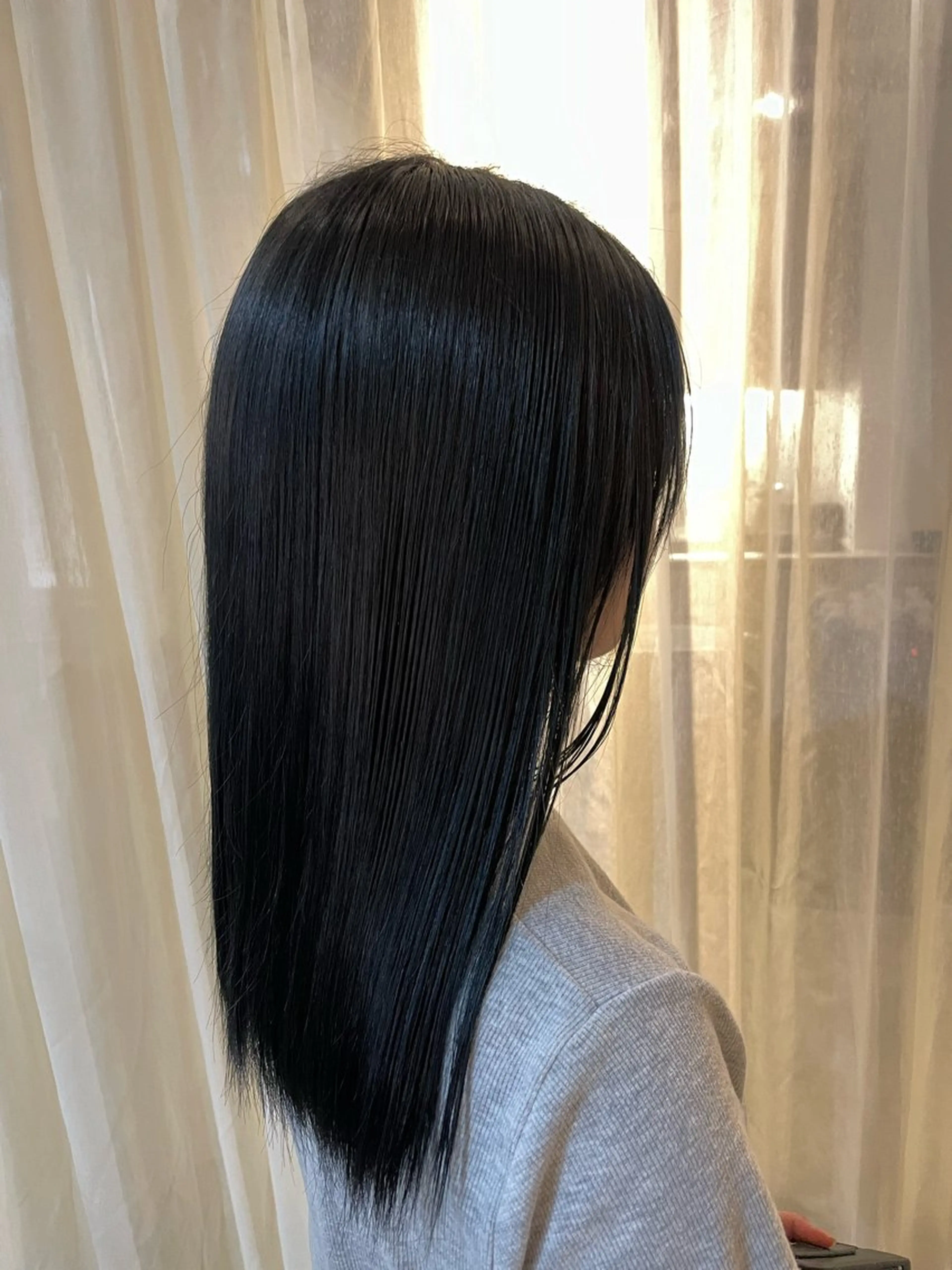 セミロング 藤原 百花のヘアスタイル