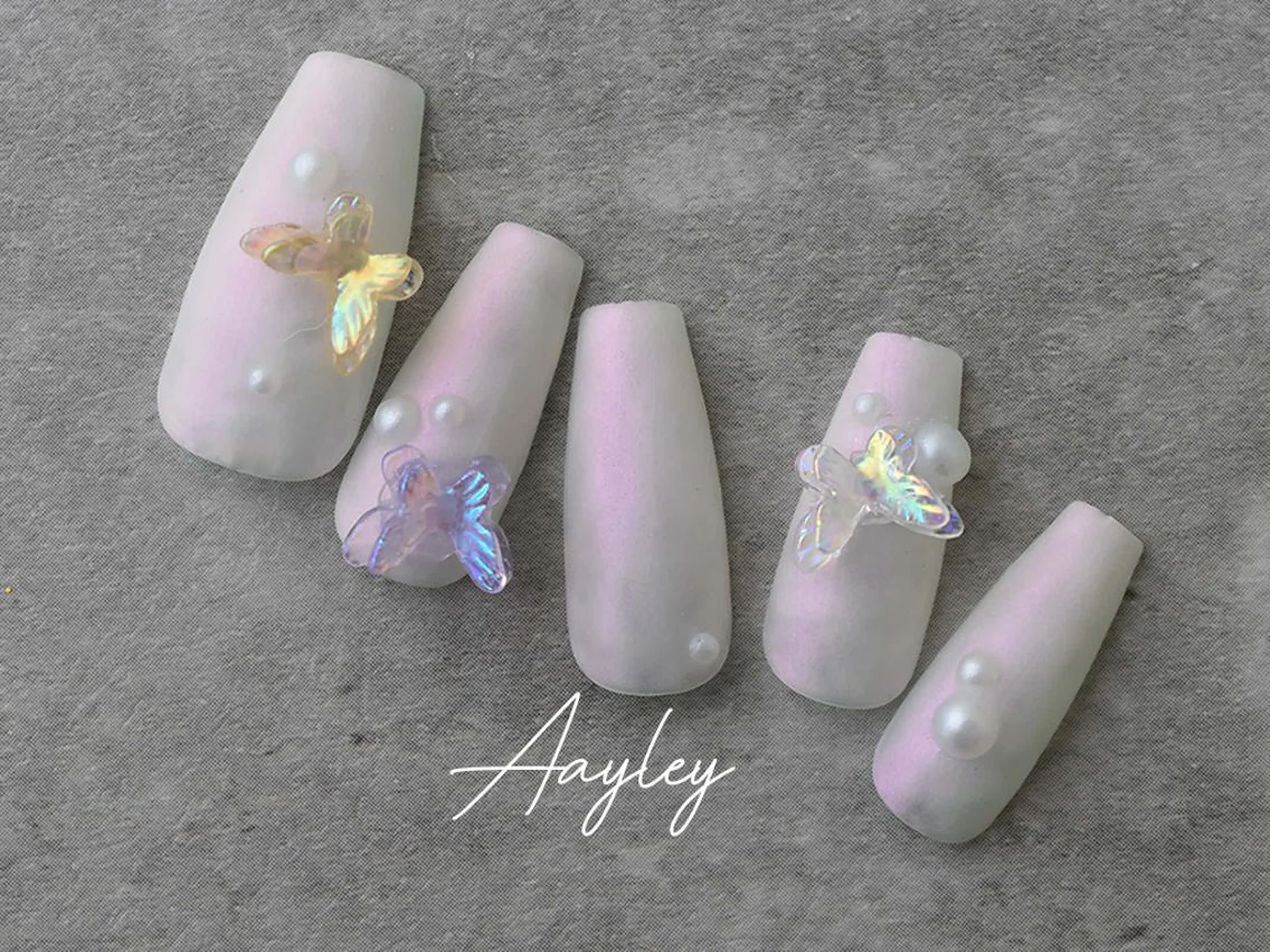 ロング ネイル ワンホンネイル Aayley(アイリー)Salon所属・Aayley アイリ―サロンのネイルデザイン