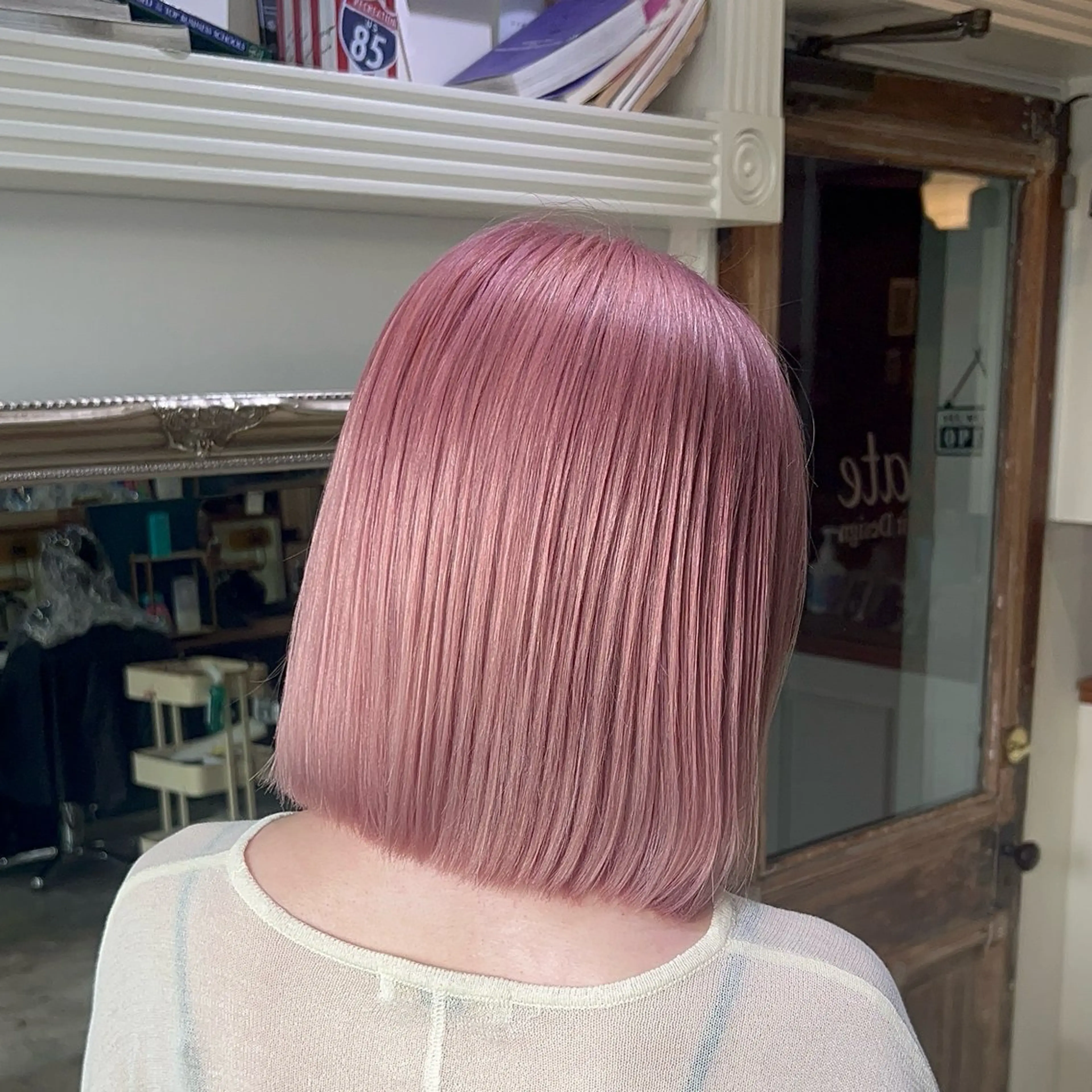 ショート カラー ピンクカラー ヘアカラー トリートメント ヘッドスパ ヘアセット オカベ ショウマのヘアスタイル