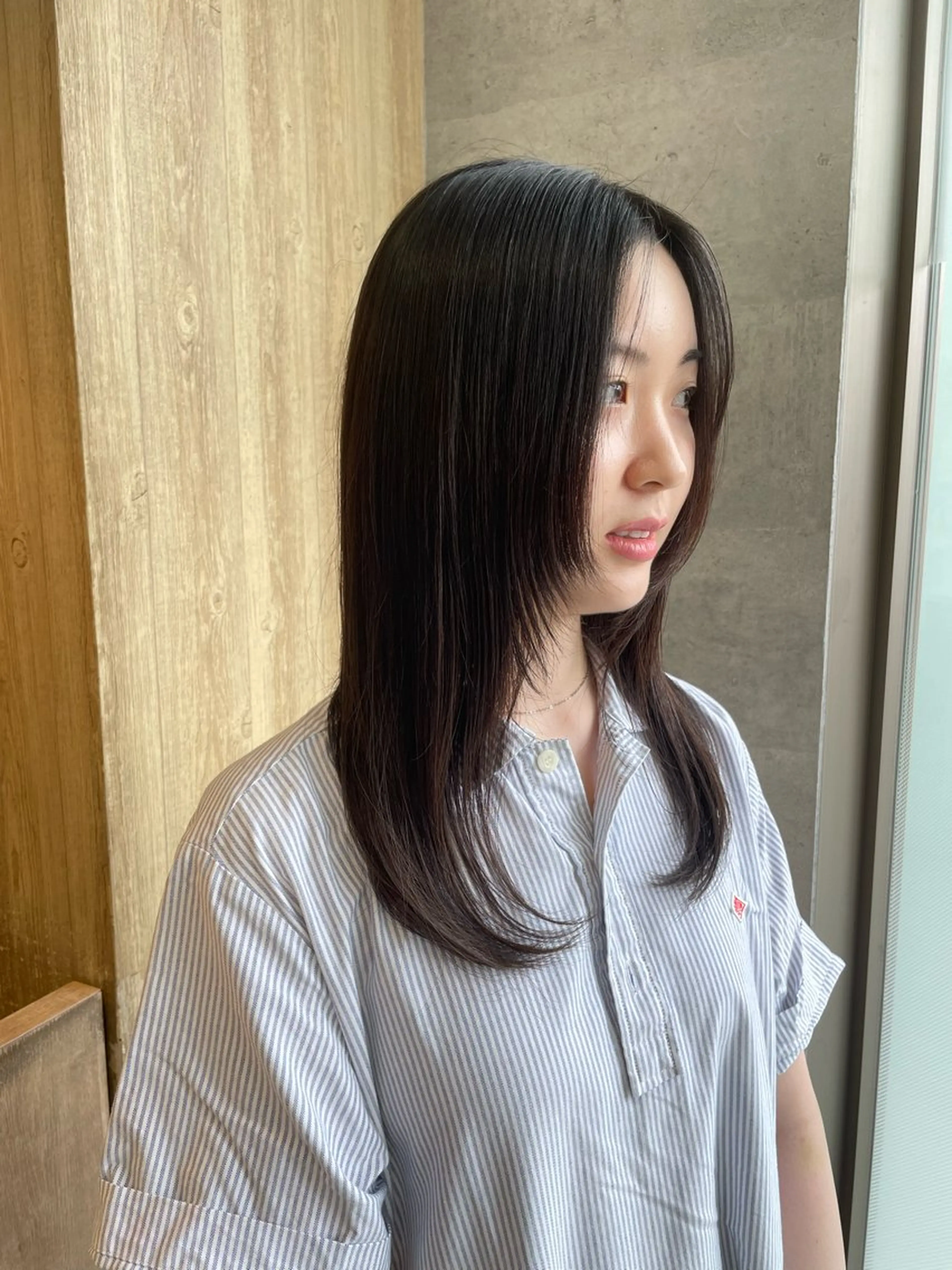 ミディアム 顔周りカット レイヤーカット 迫 京都のヘアスタイル