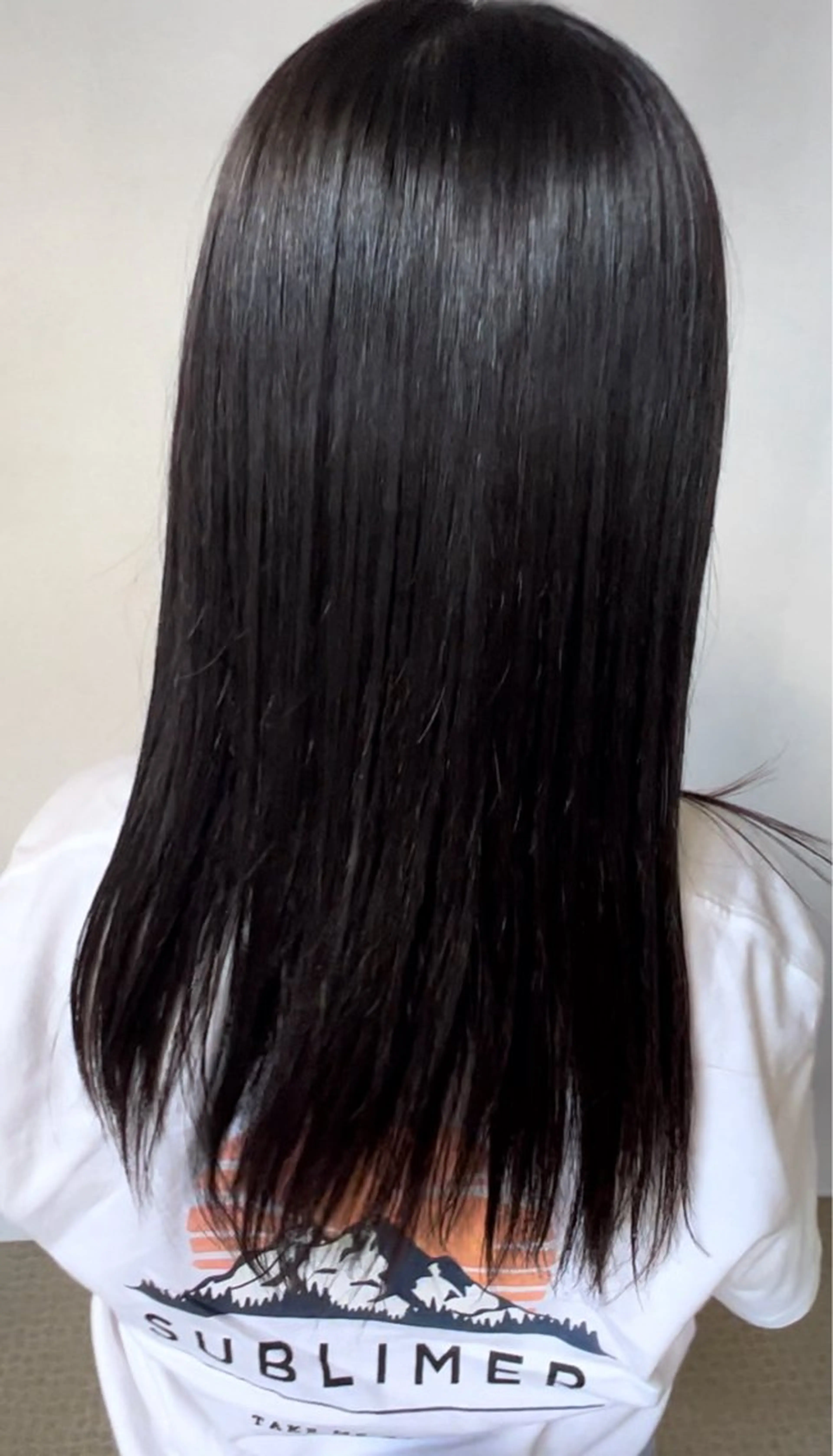 セミロング 縮毛矯正 岡島 実里のヘアスタイル