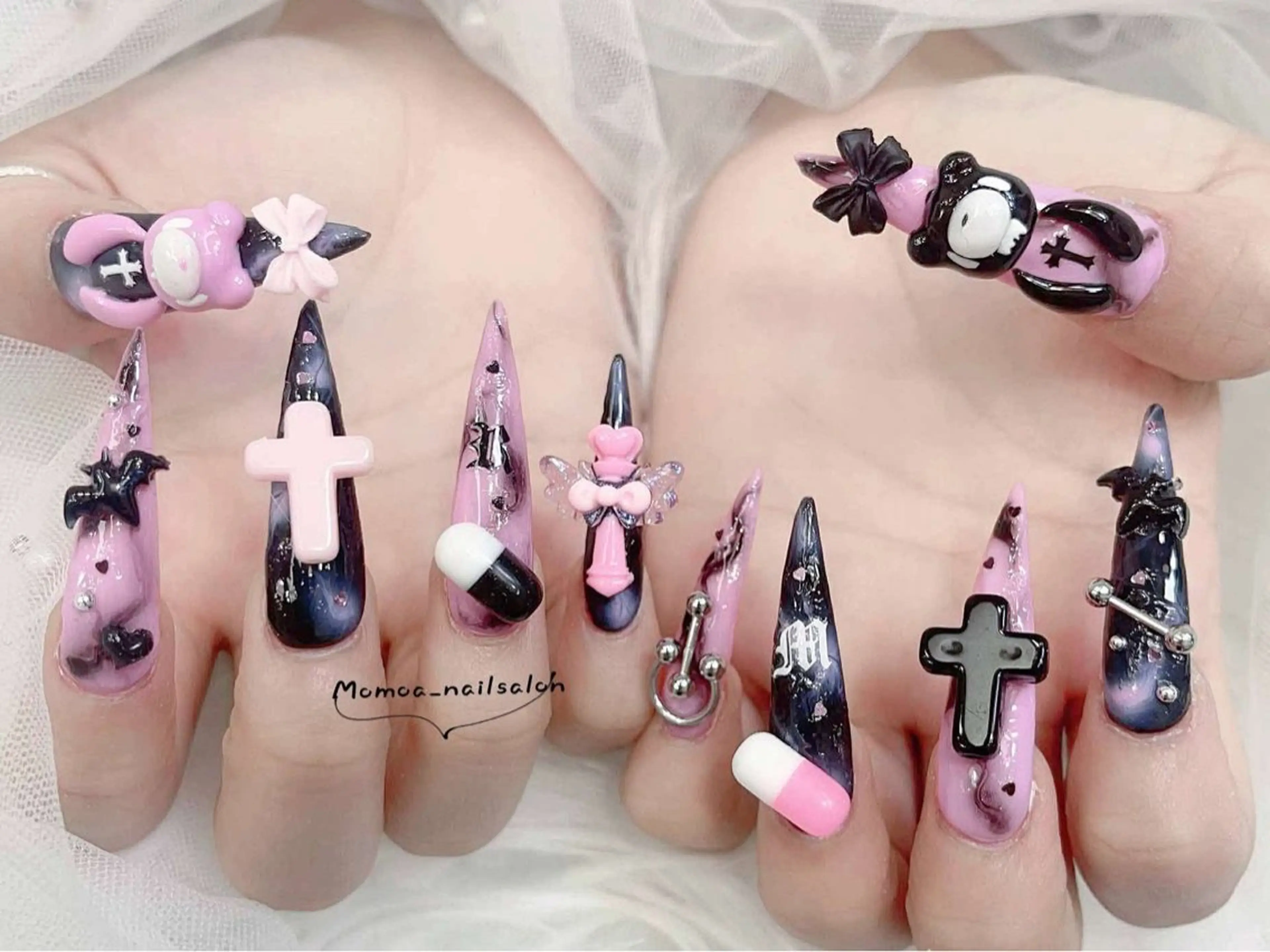 ネイル グラデーション キラキラネイル マグネットネイル スカルプネイル 冬ネイル ハンドネイル kawaiiko サロンのネイルデザイン