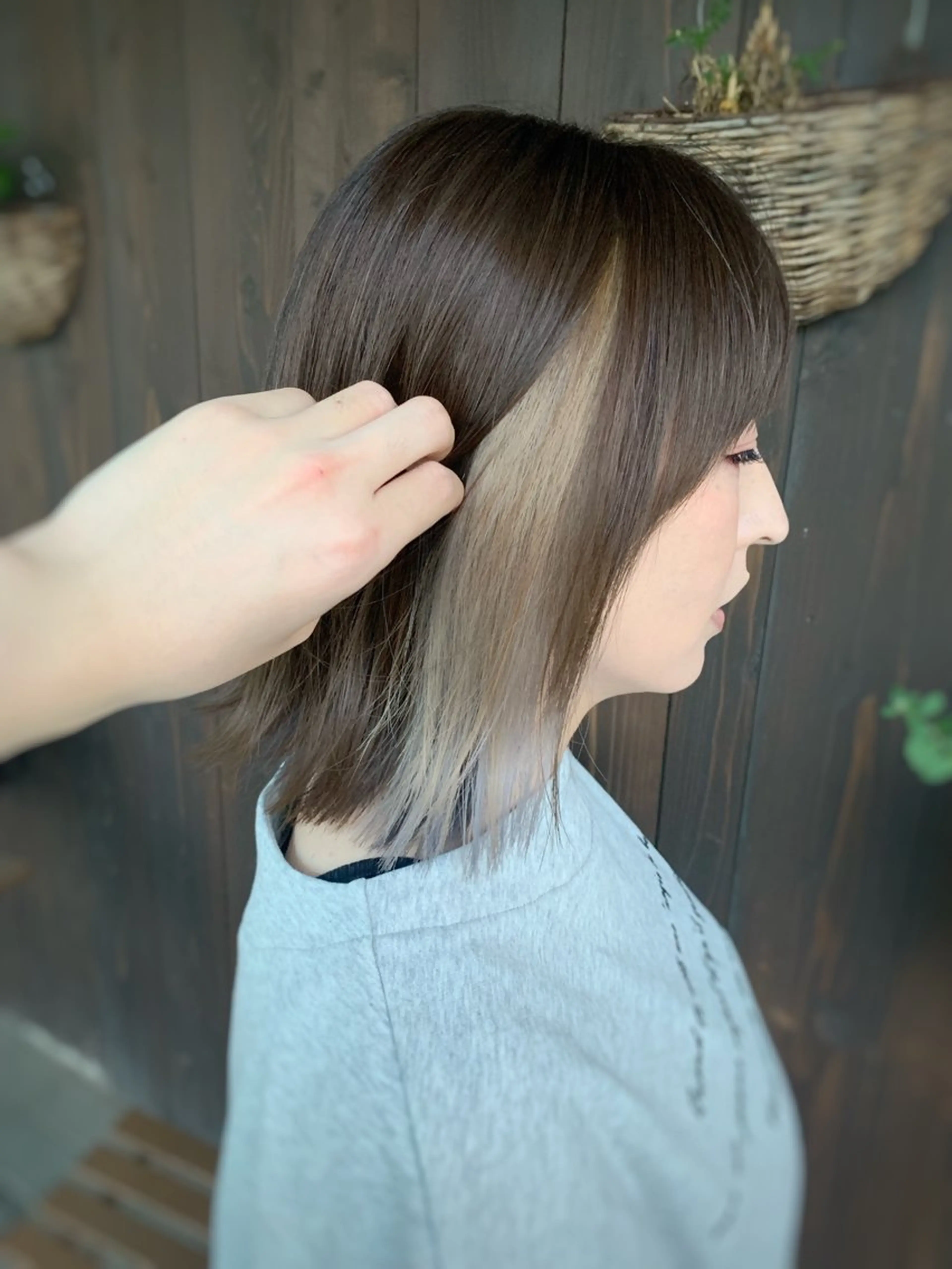 ミディアム カラー ヘアアレンジ カット トリートメント ハイトーン・ブリーチ ムラ修正　八須　錬のヘアスタイル