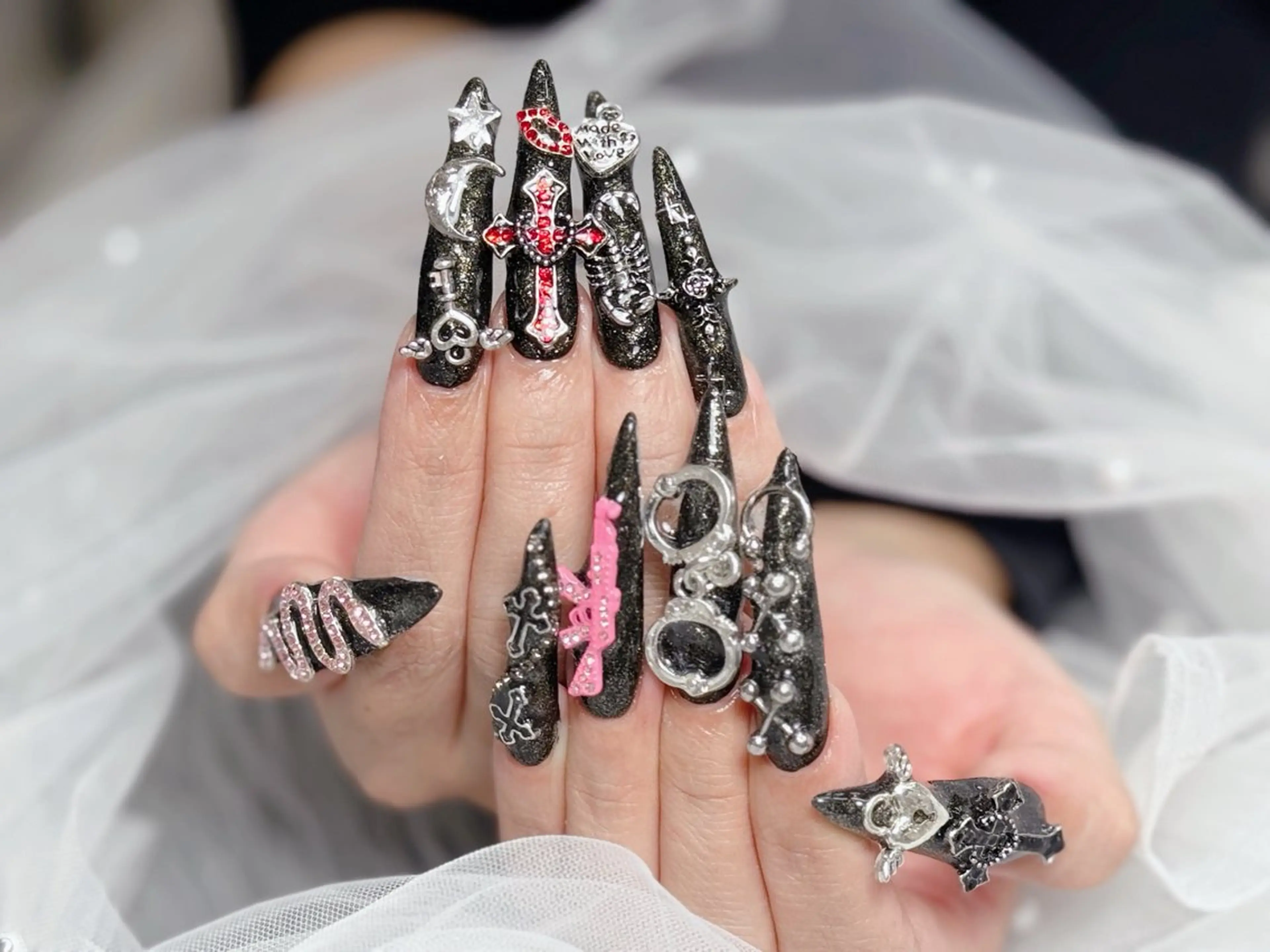 ネイル lucky nail 歌舞伎町のネイルデザイン