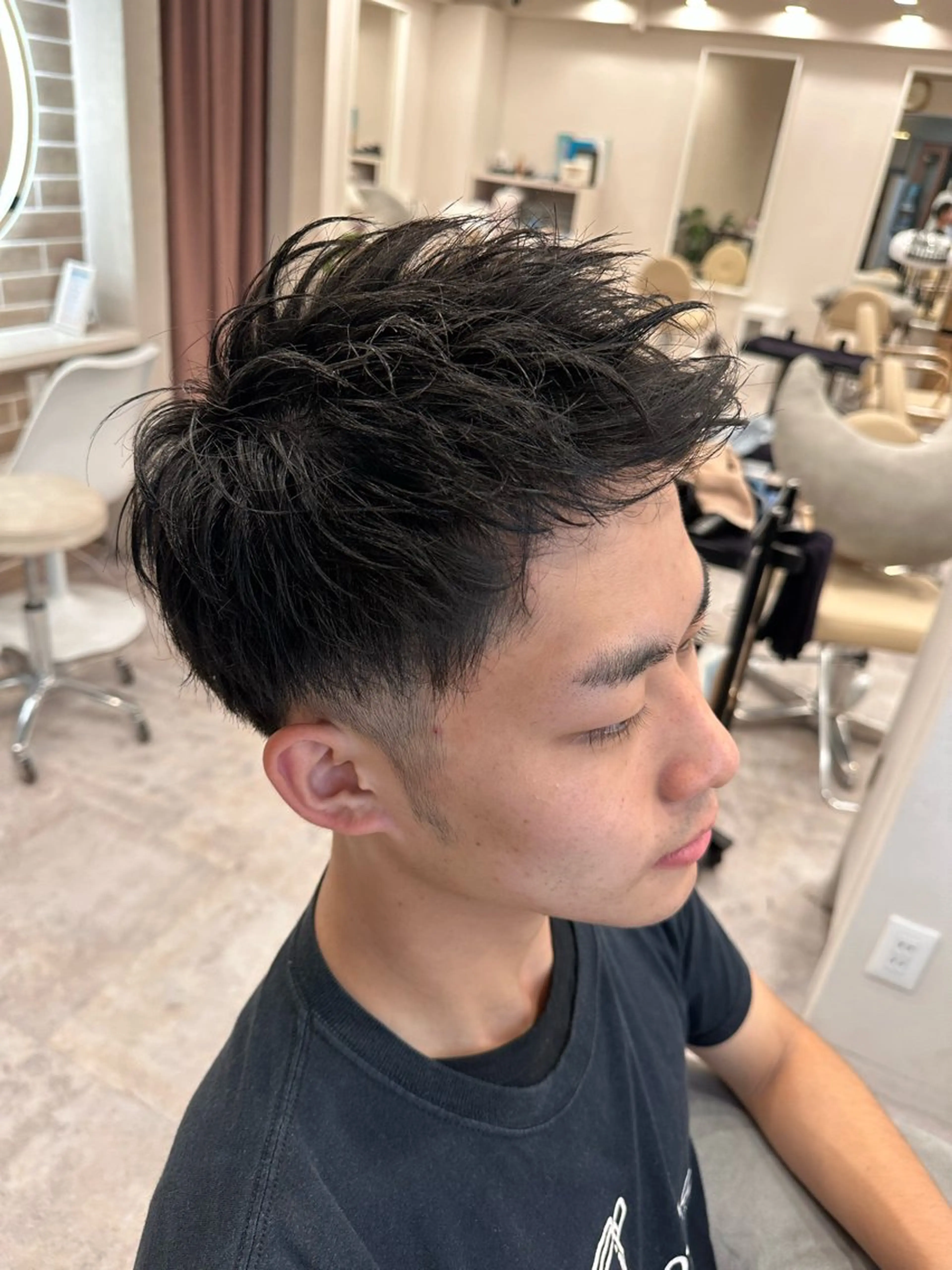 ショート ボブ、レイヤー、 ハイトーン、古淵のヘアスタイル