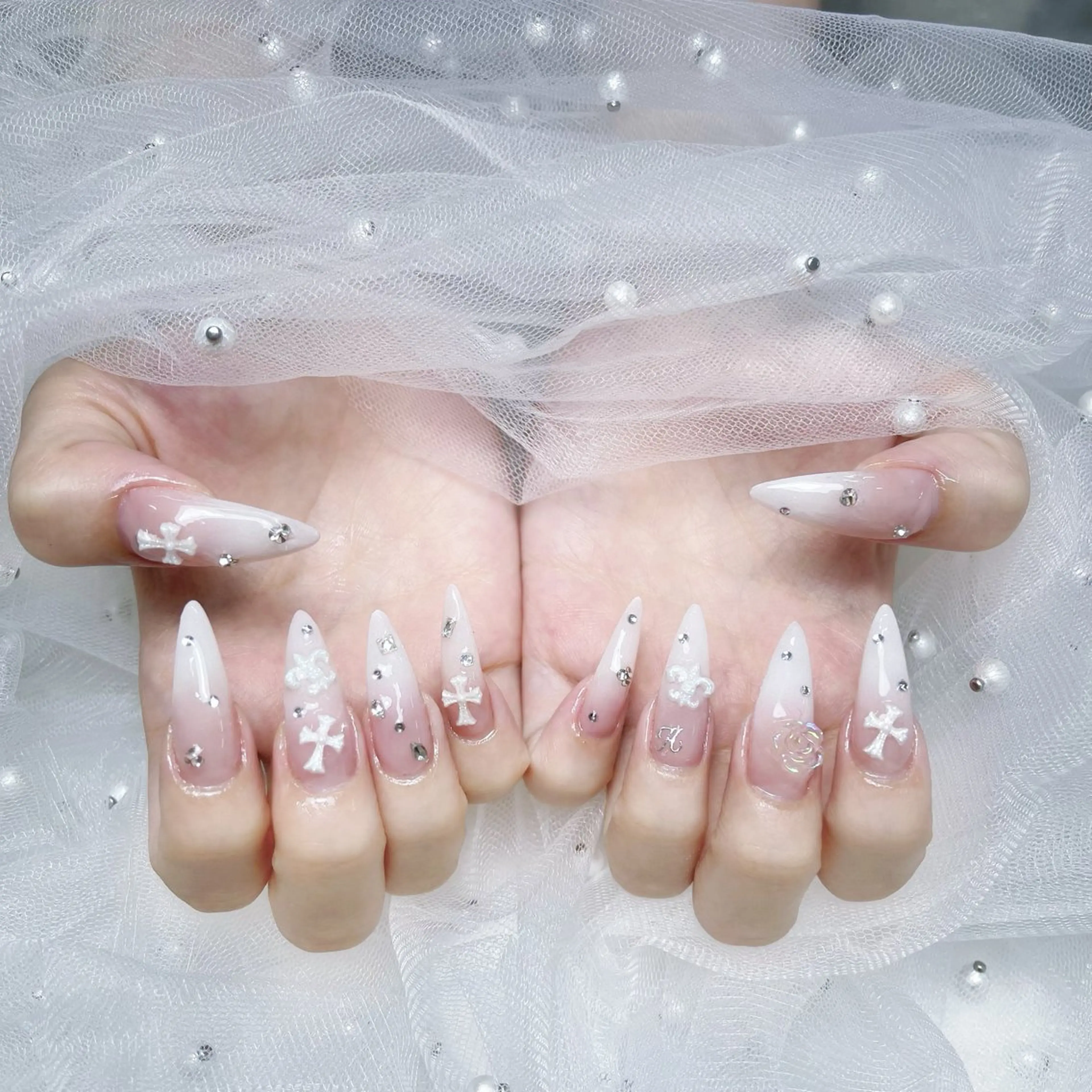 ネイル フレンチネイル キラキラネイル 韓国ネイル シンプルネイル ワンホンネイル ハンドネイル MEI Nailのネイルデザイン