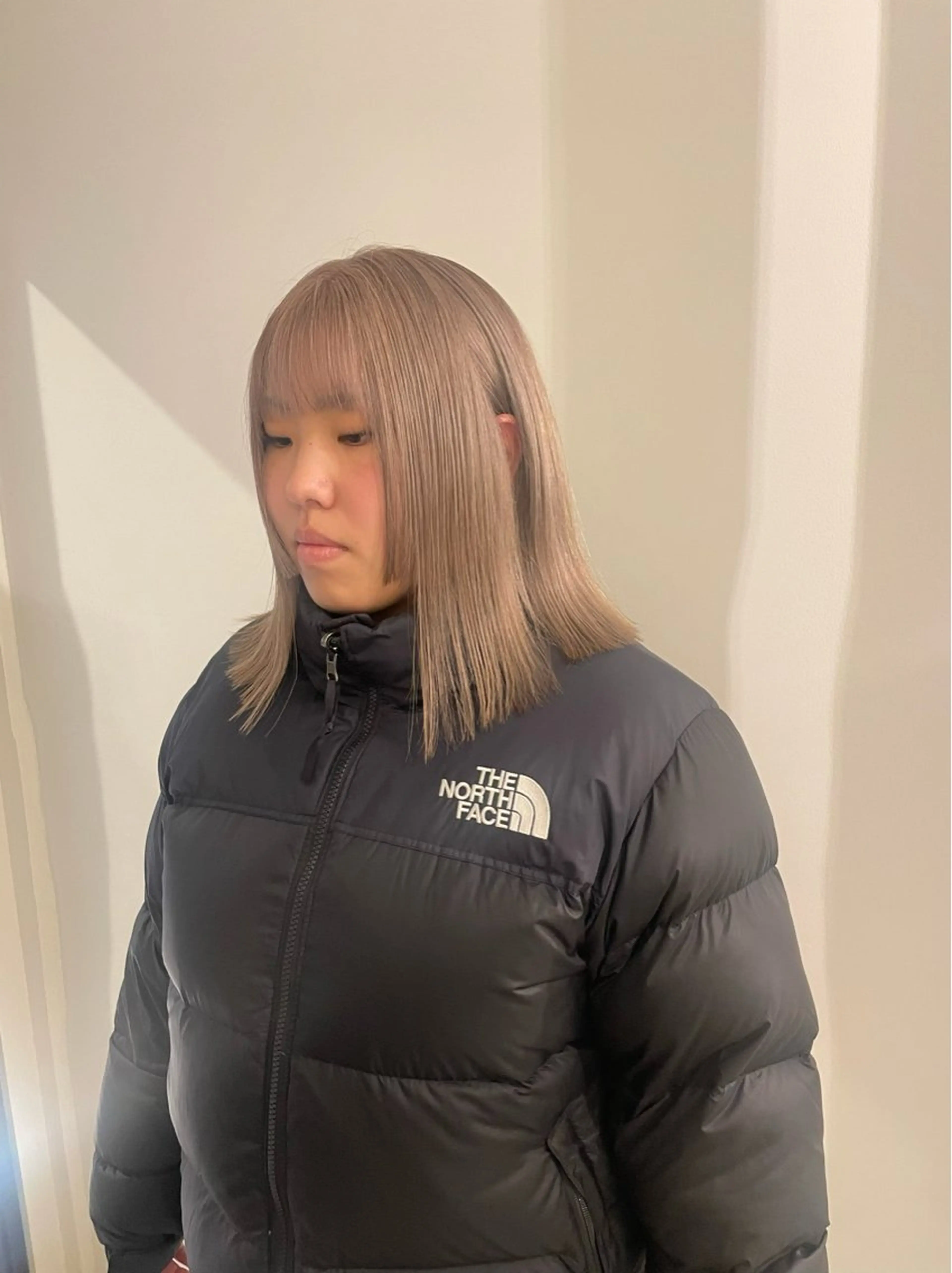 ミディアム カラー ベージュカラー ブリーチ ヘアカラー 渋谷 留菜のヘアスタイル