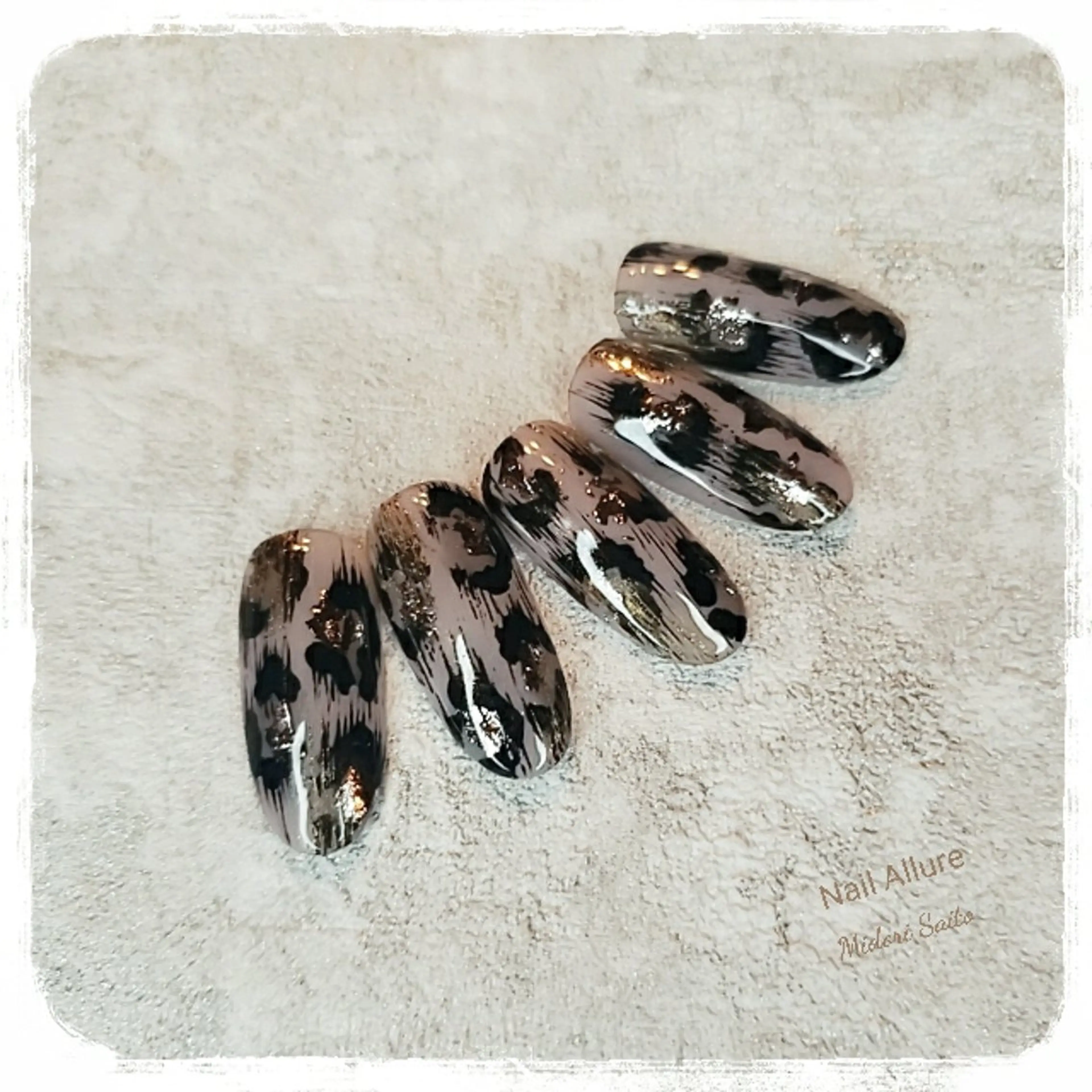 ネイル アニマル柄 ジェルネイル スカルプネイル 冬ネイル Nail Allure(ネイル アルーア)所属・Nail Allureのネイルデザイン