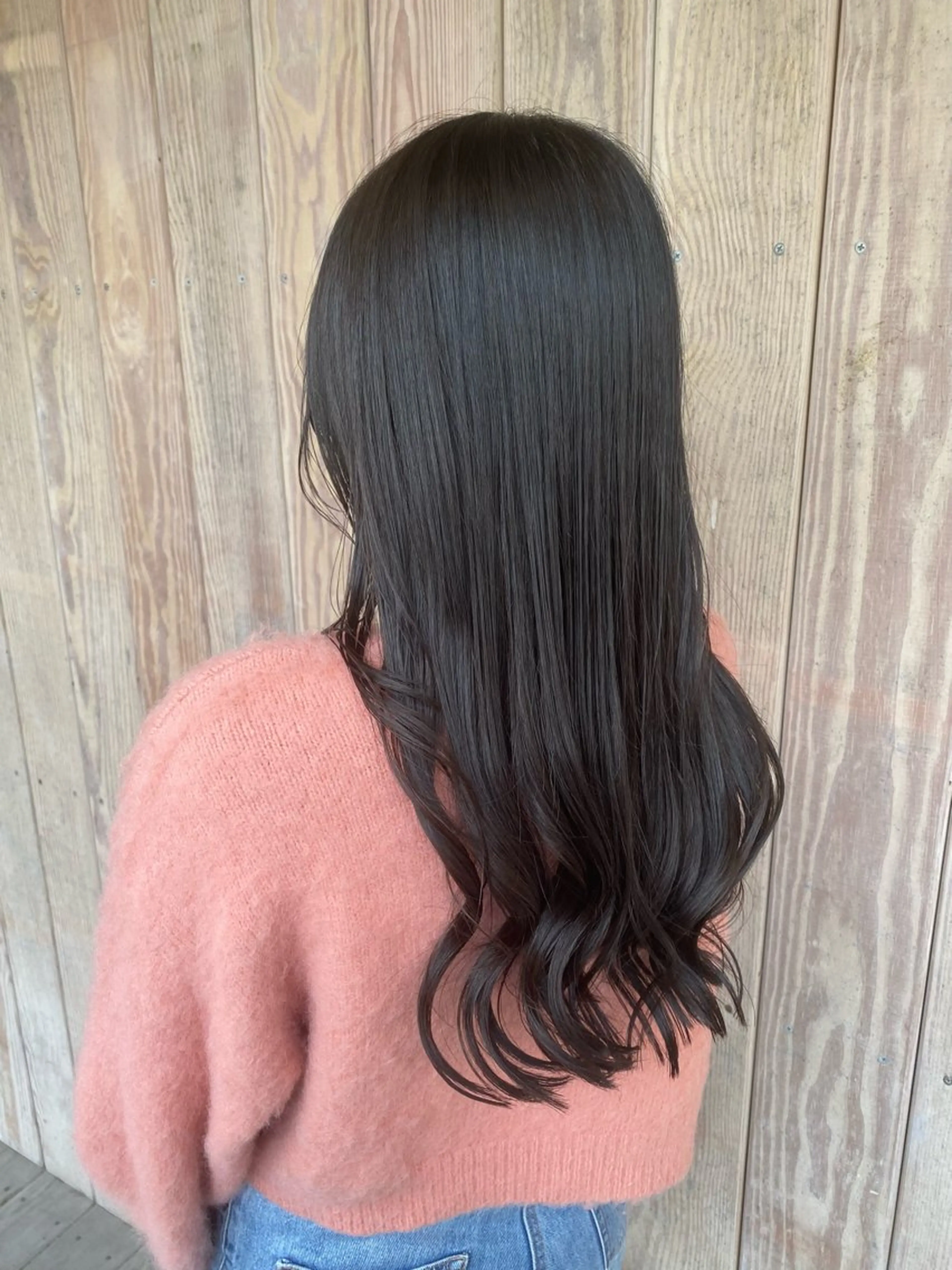 ロング カット ヘアカラー 西田 朋華のヘアスタイル