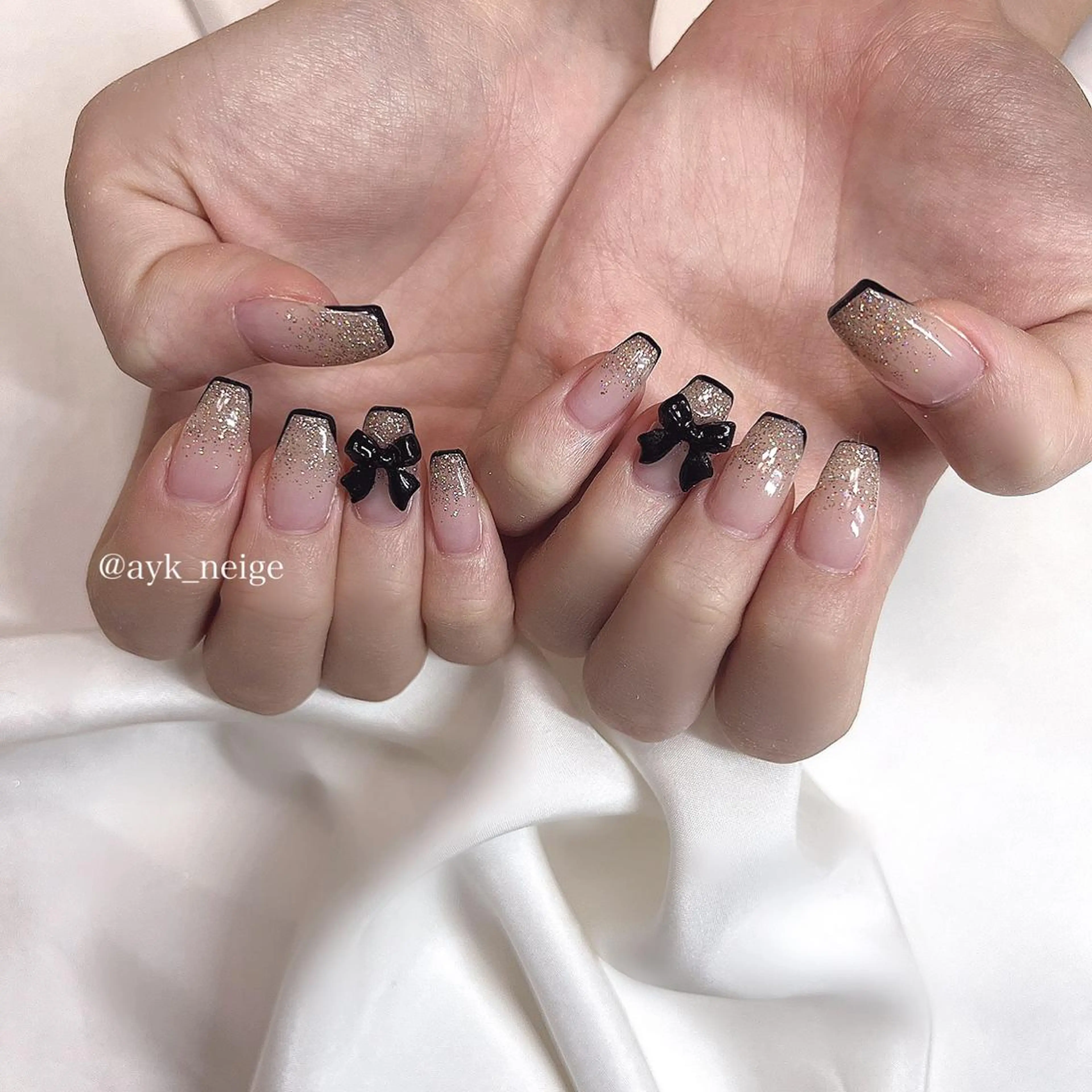 ネイル フットネイル グラデーション キラキラネイル 韓国ネイル マグネットネイル n'eige nail所属・大谷 綾香のネイルデザイン