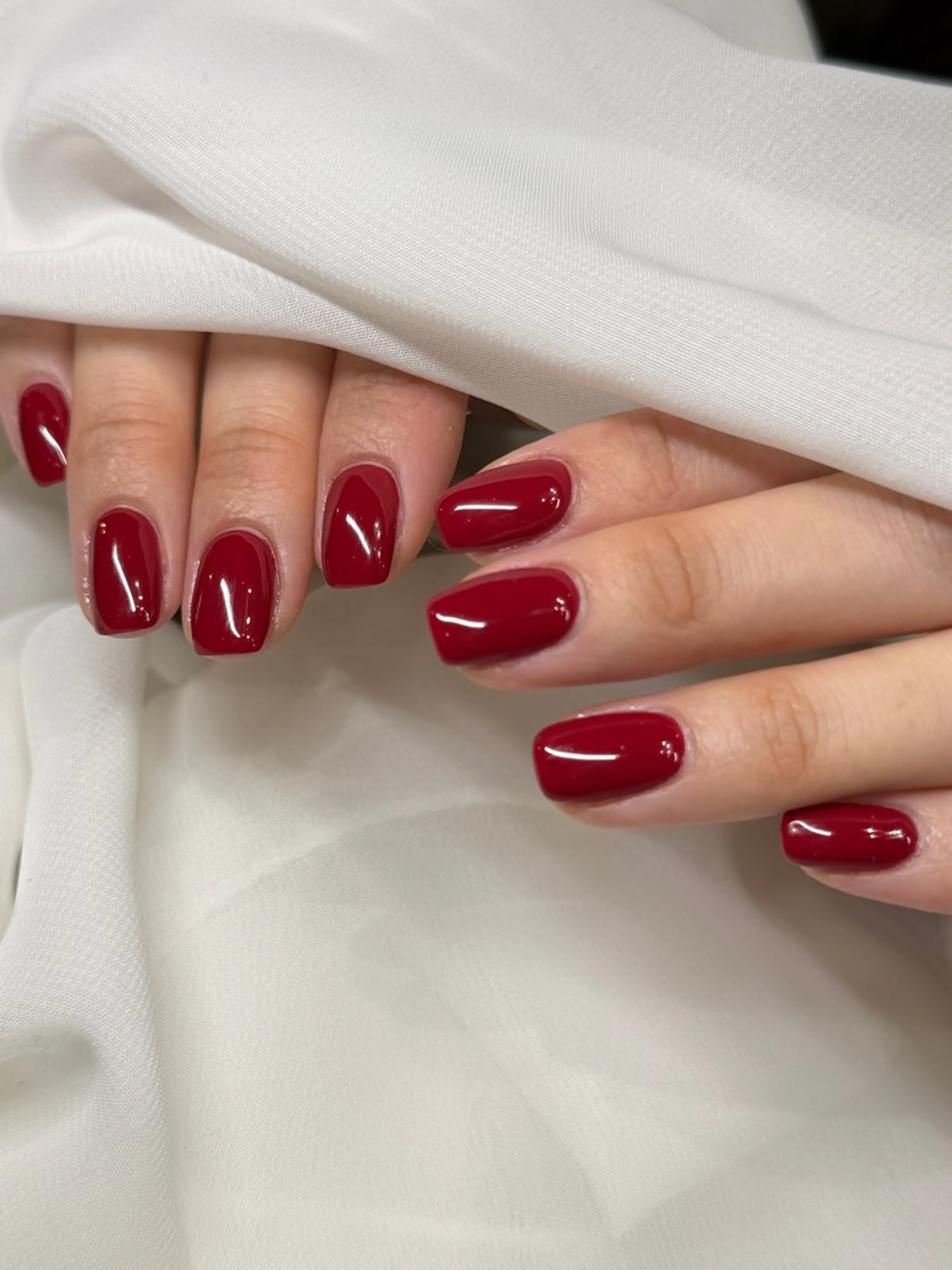 ネイル ワンカラーネイル 赤色 Na+Luxe所属・hanazawa miyaのネイルデザイン