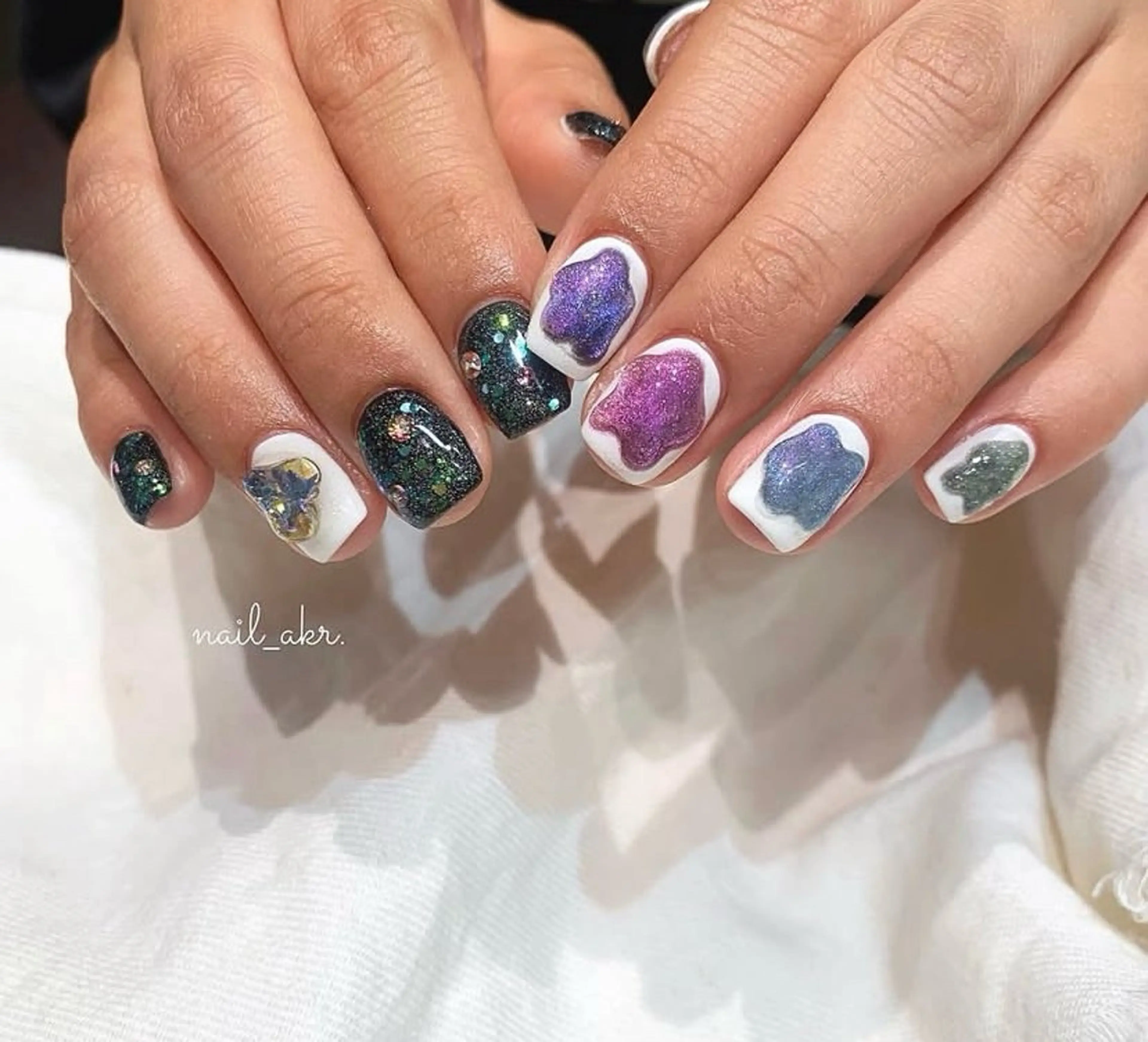 ネイル キラキラネイル マグネットネイル nailAVANCE akariのネイルデザイン