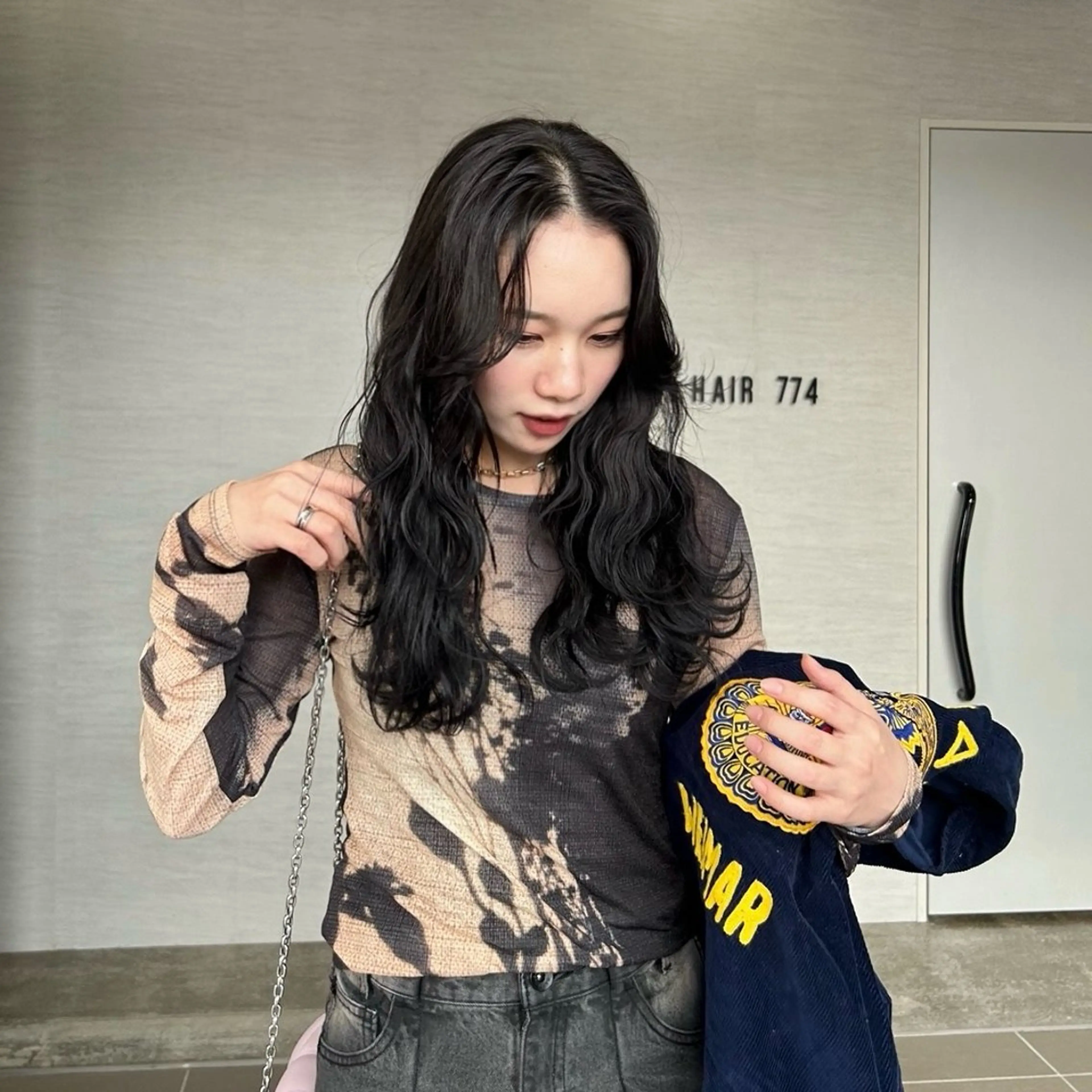 ロング カラー みゆ〈774〉 レディース限定のヘアスタイル