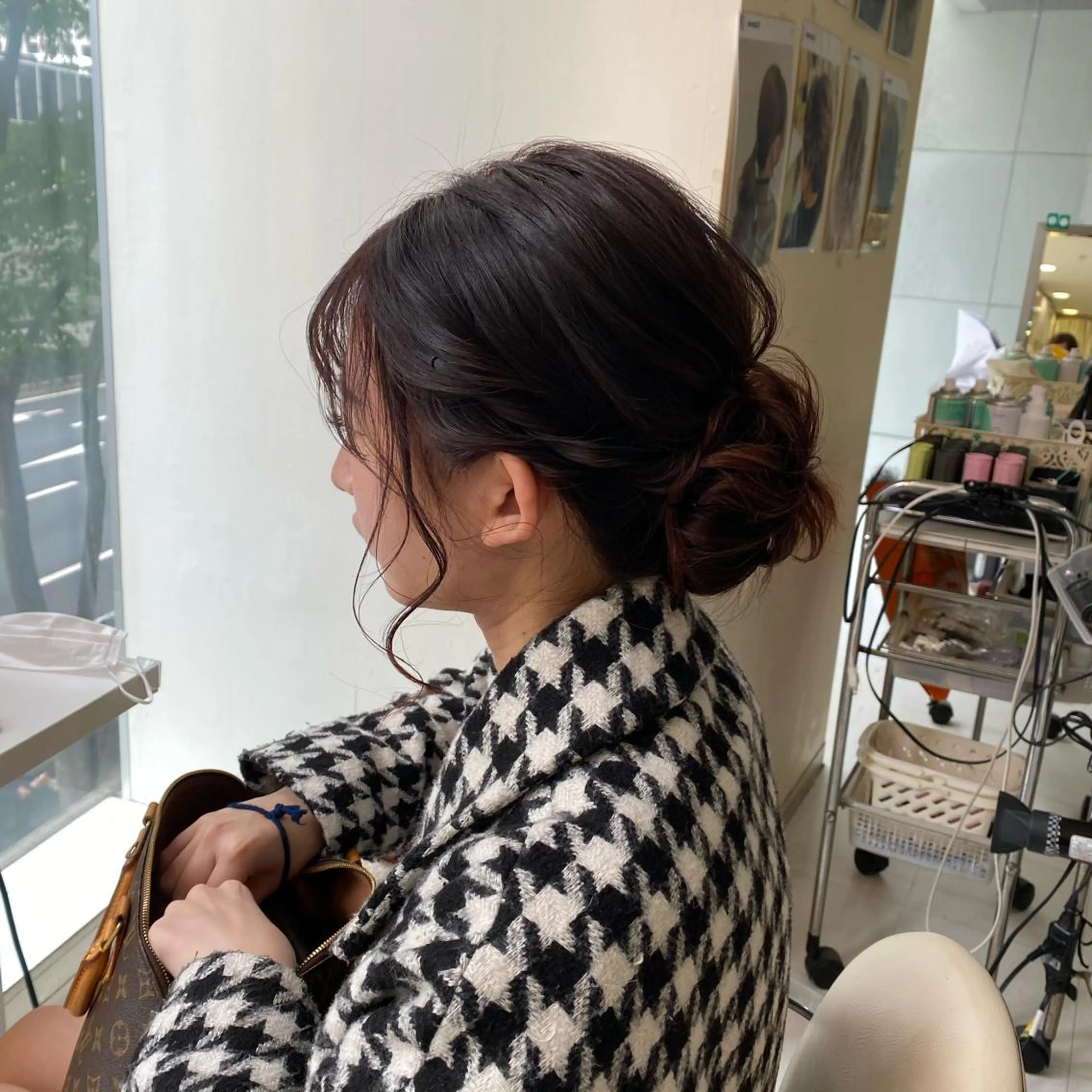 セミロング ヘアアレンジ ヘアセット 竹野 実優のヘアスタイル