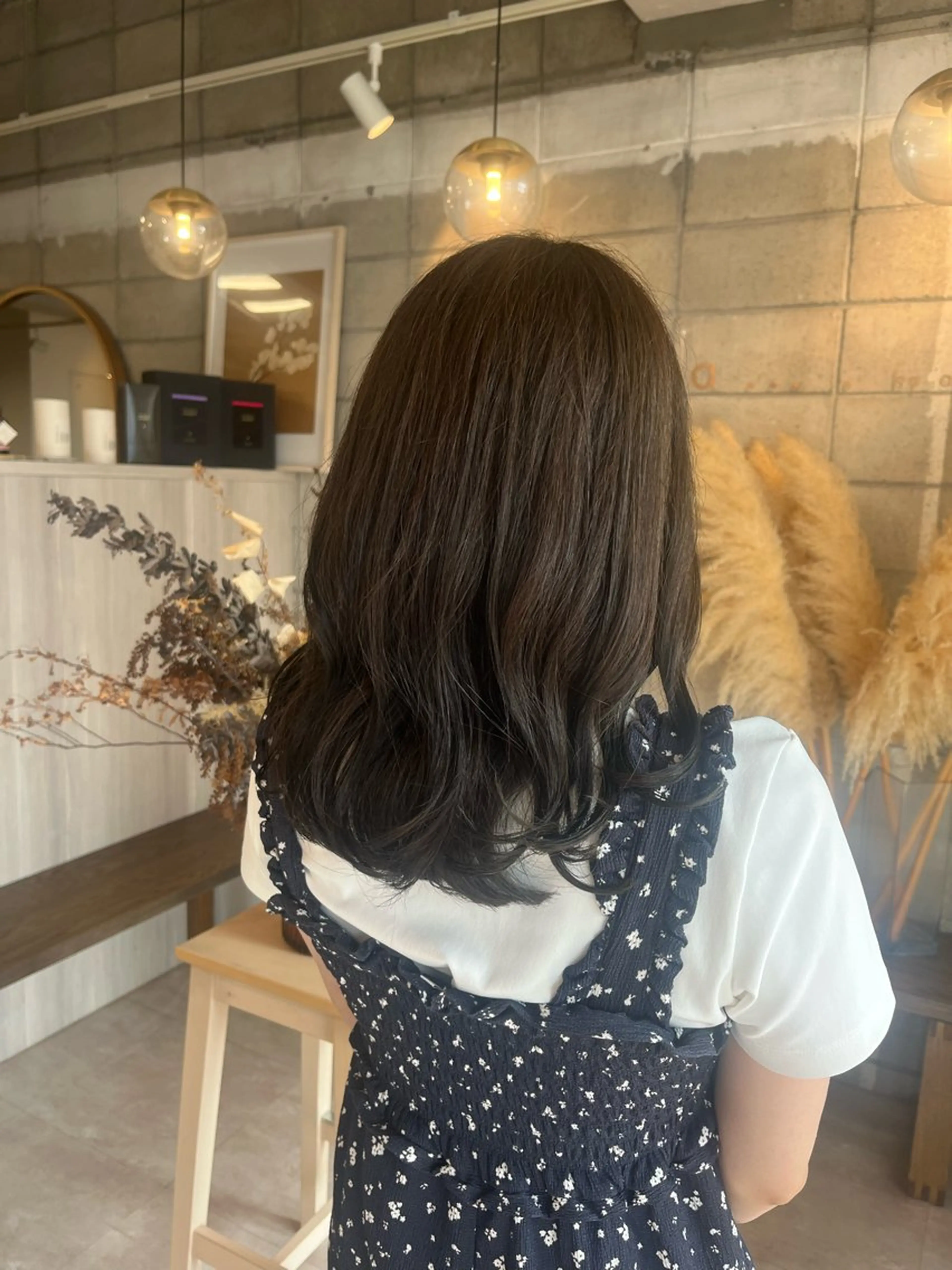 セミロング カラー グレージュ オリーブグレージュ オリーブグレー カット ヘアカラー 椙山 沙南子のヘアスタイル