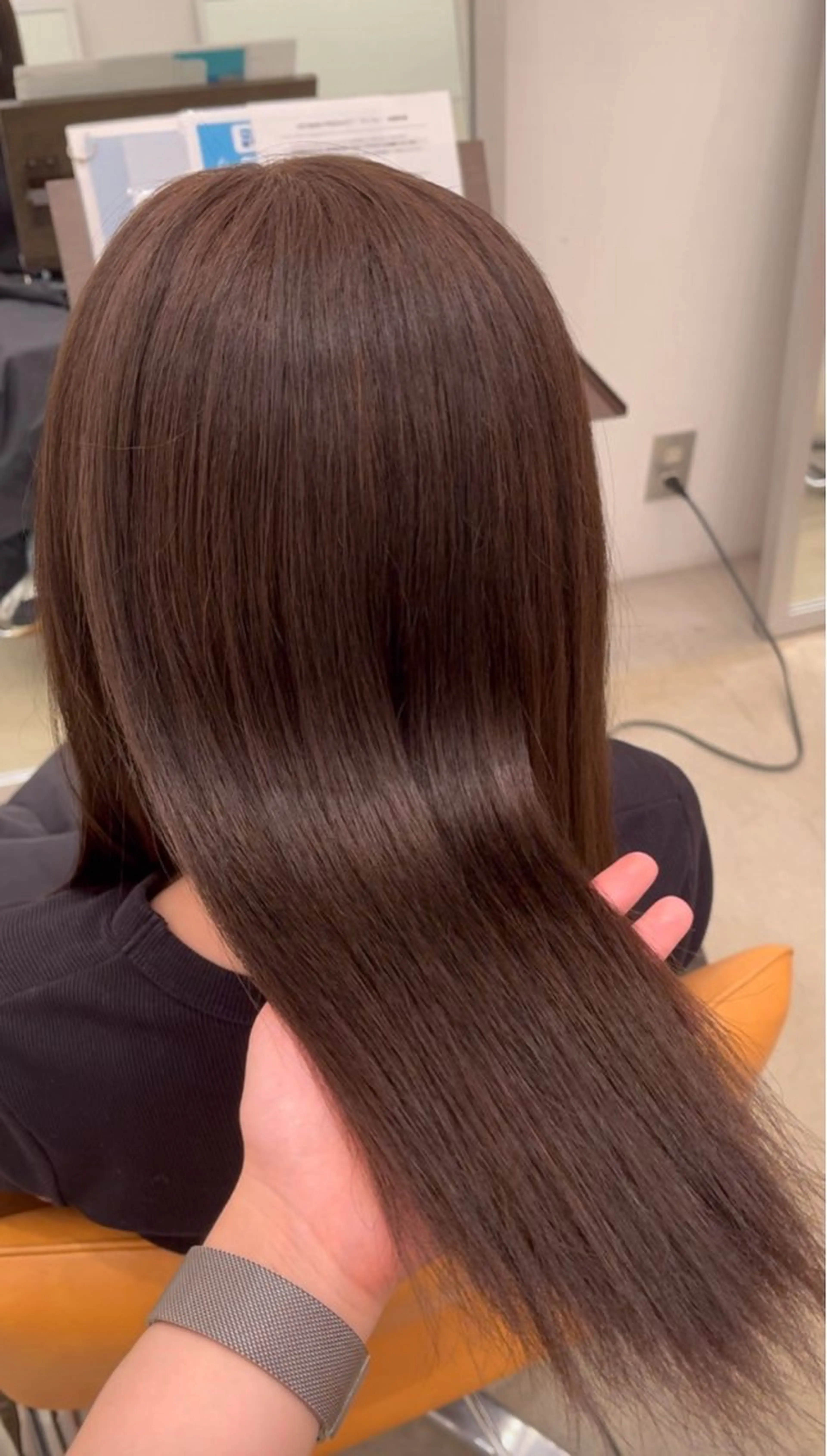 セミロング ヘアカラー 羽鳥 菜々子のヘアスタイル