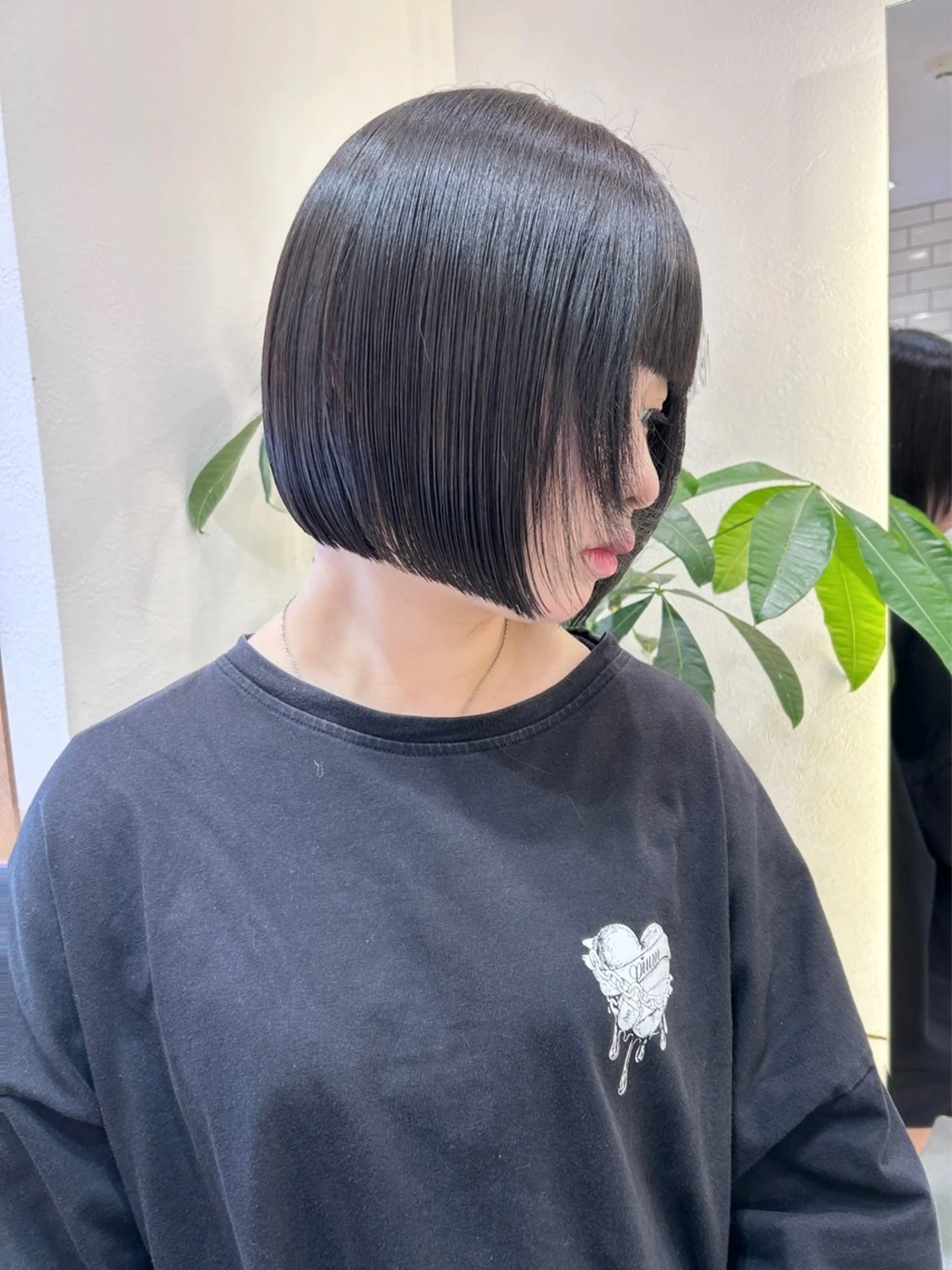 ショート カラー 黒髪 ブルーカラー ブルーブラック ダークグレー ダークグレージュ カット ヘアカラー トリートメント ボブ/レイヤーボブ/ 髪質改善/梶川 夏季のヘアスタイル