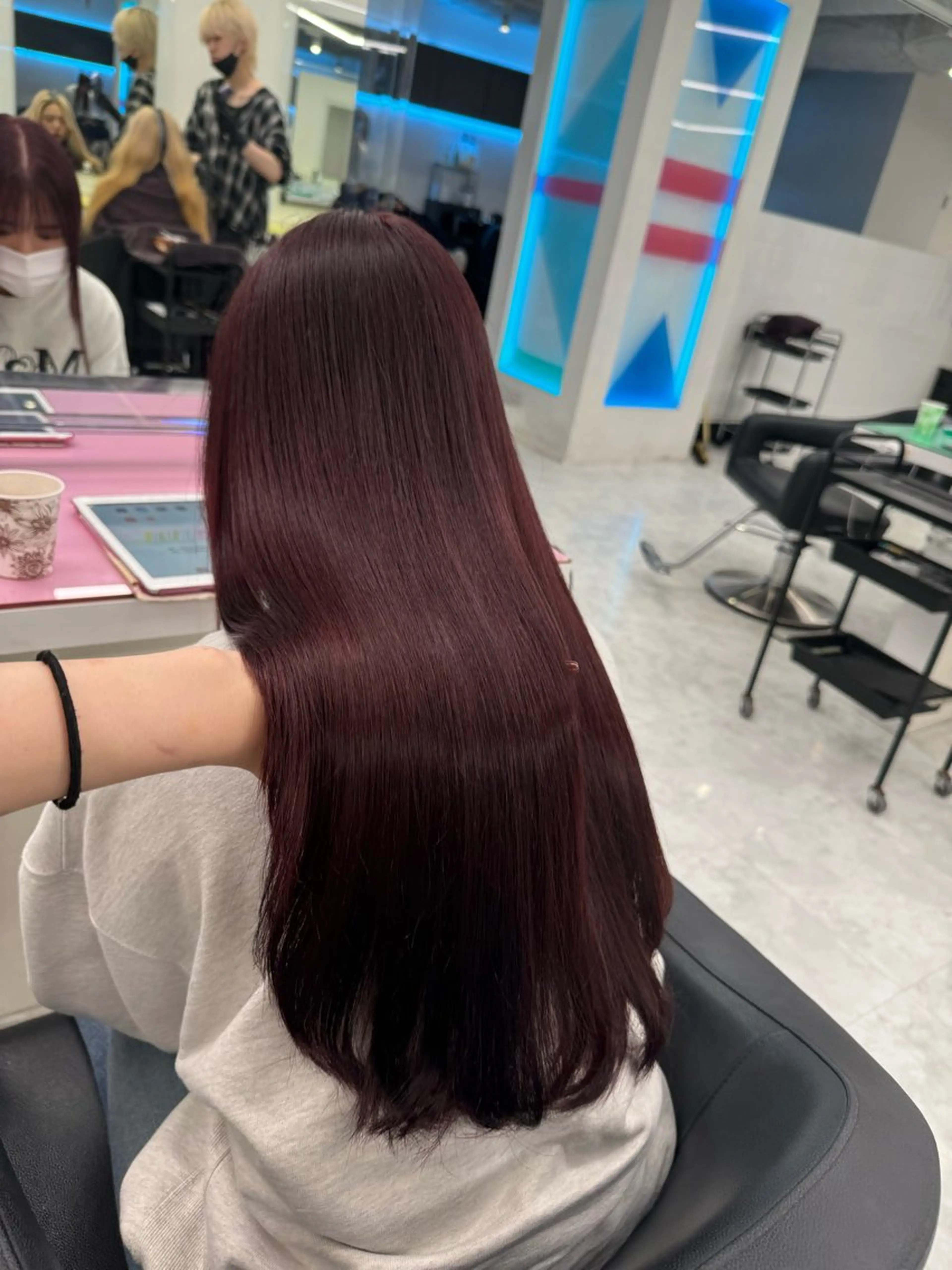 ロング カラー ヘアカラー ダメージレスハイ トーン💖kanonのヘアスタイル