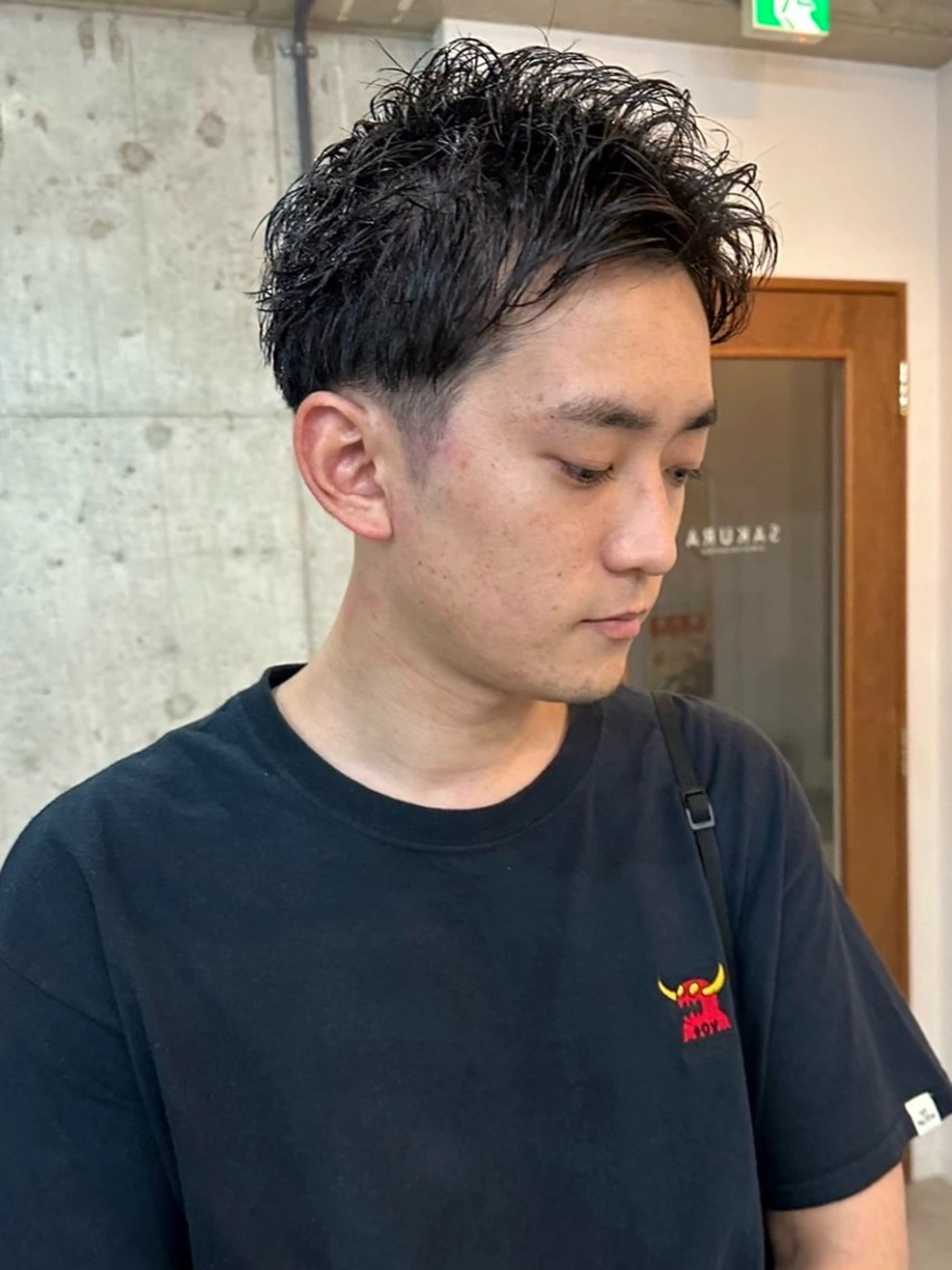 メンズ 刈り上げ 切りっぱなしボブ/ ブリーチカラー/大塚のヘアスタイル