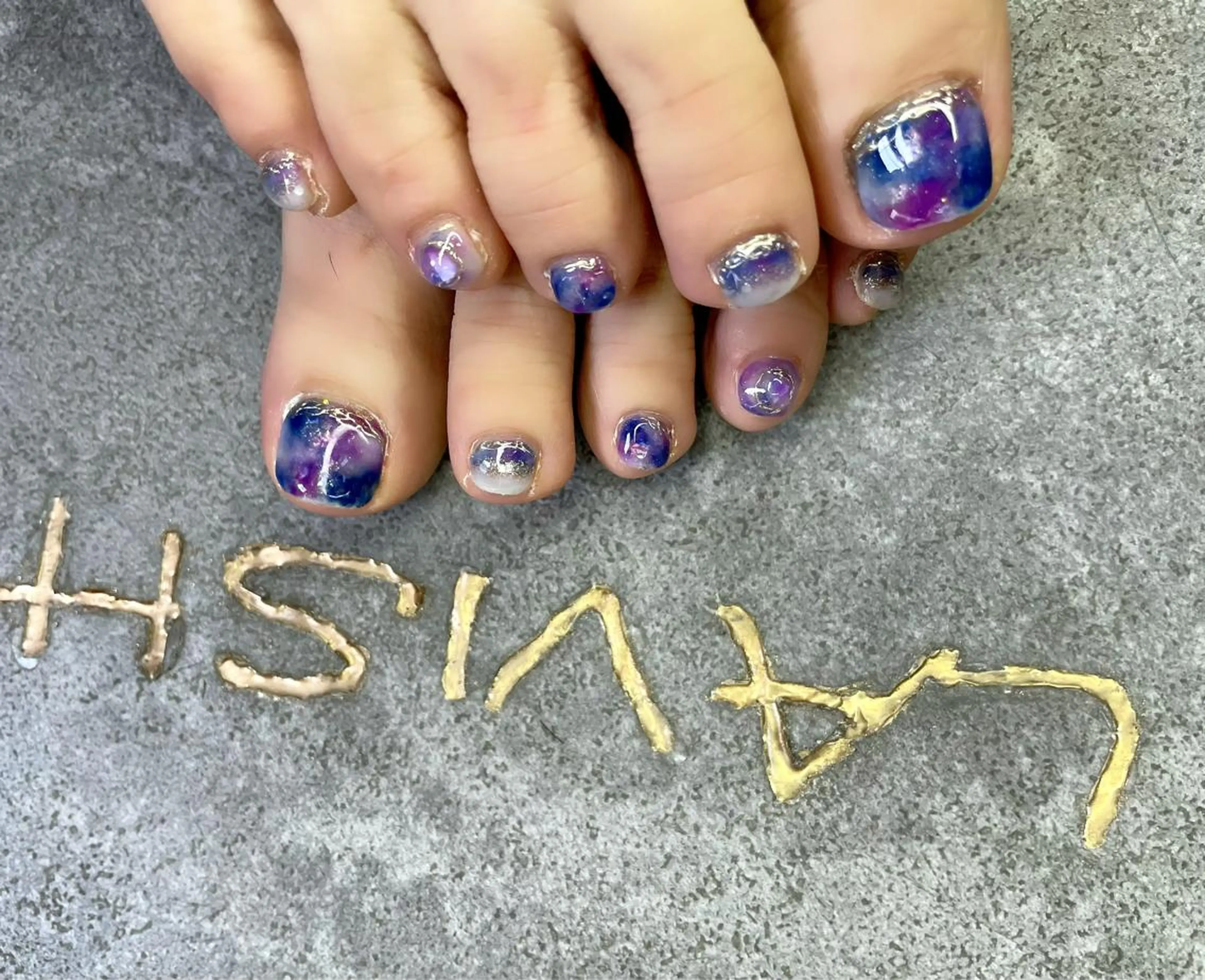 ネイル フットネイル LAVISH nail salonのネイルデザイン