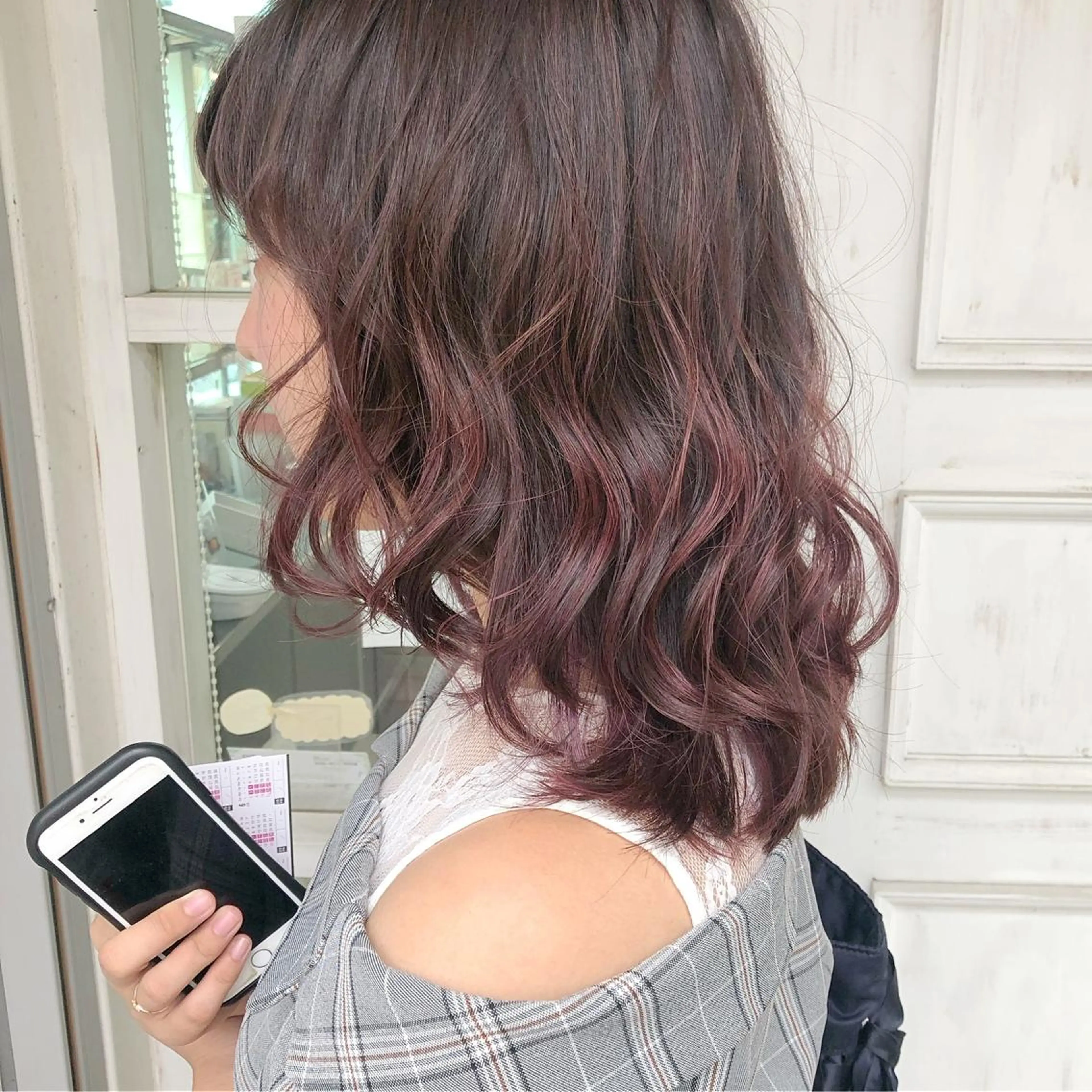 セミロング カラー ヘアアレンジ ハイライトカラー ピンクカラー バイオレットカラー ハイライト 榎園 由美のヘアスタイル