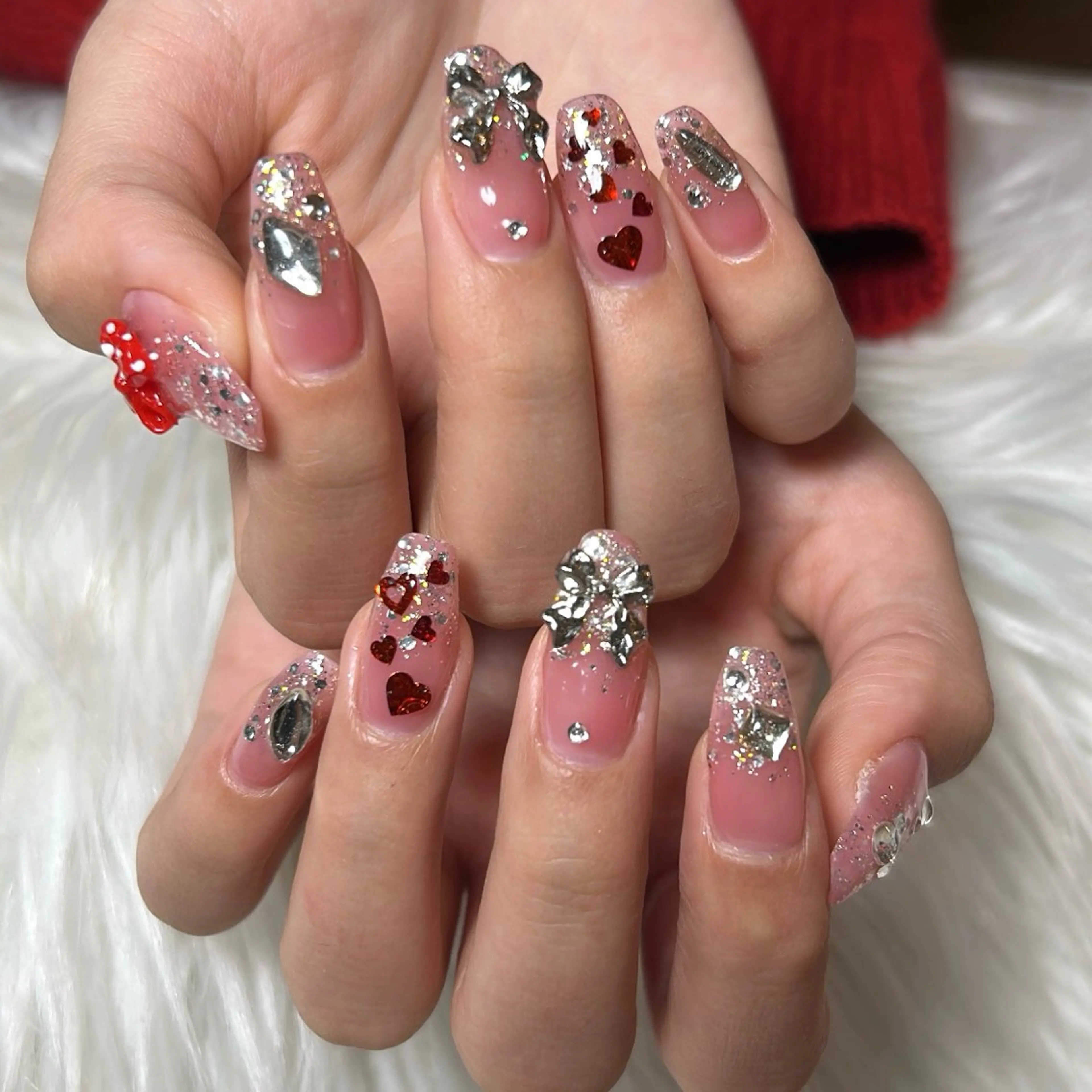 ネイル キラキラネイル 韓国ネイル ラメ(グリッター) ラメグラデーション 持ち込み Irodim所属・MOKA NAKAGAWAのエステ・リラクイメージ