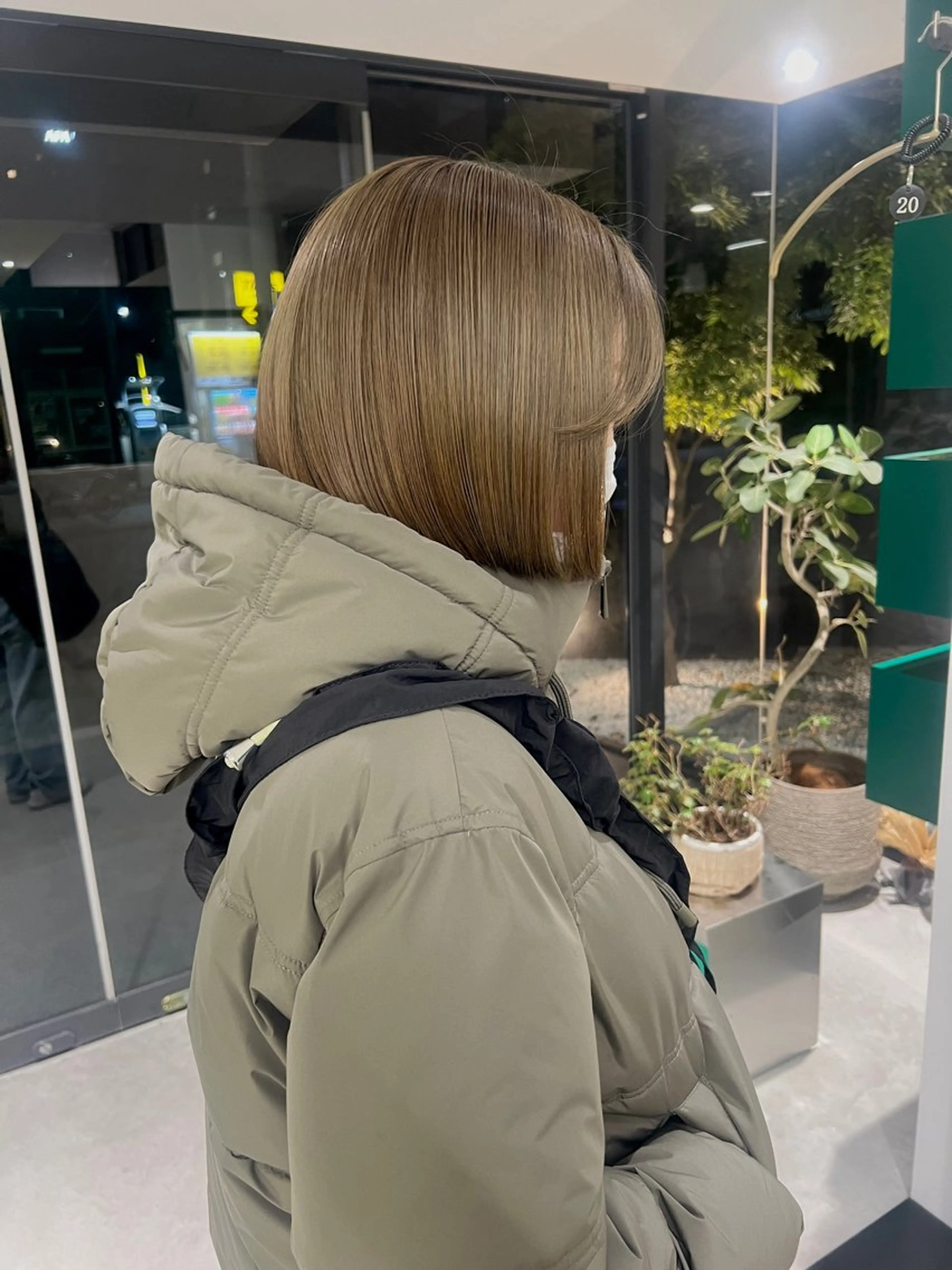 ショート カラー ボブ M Hair Salon所属・淀屋橋レイヤーパーマ ハッシュ/ASARIのヘアスタイル