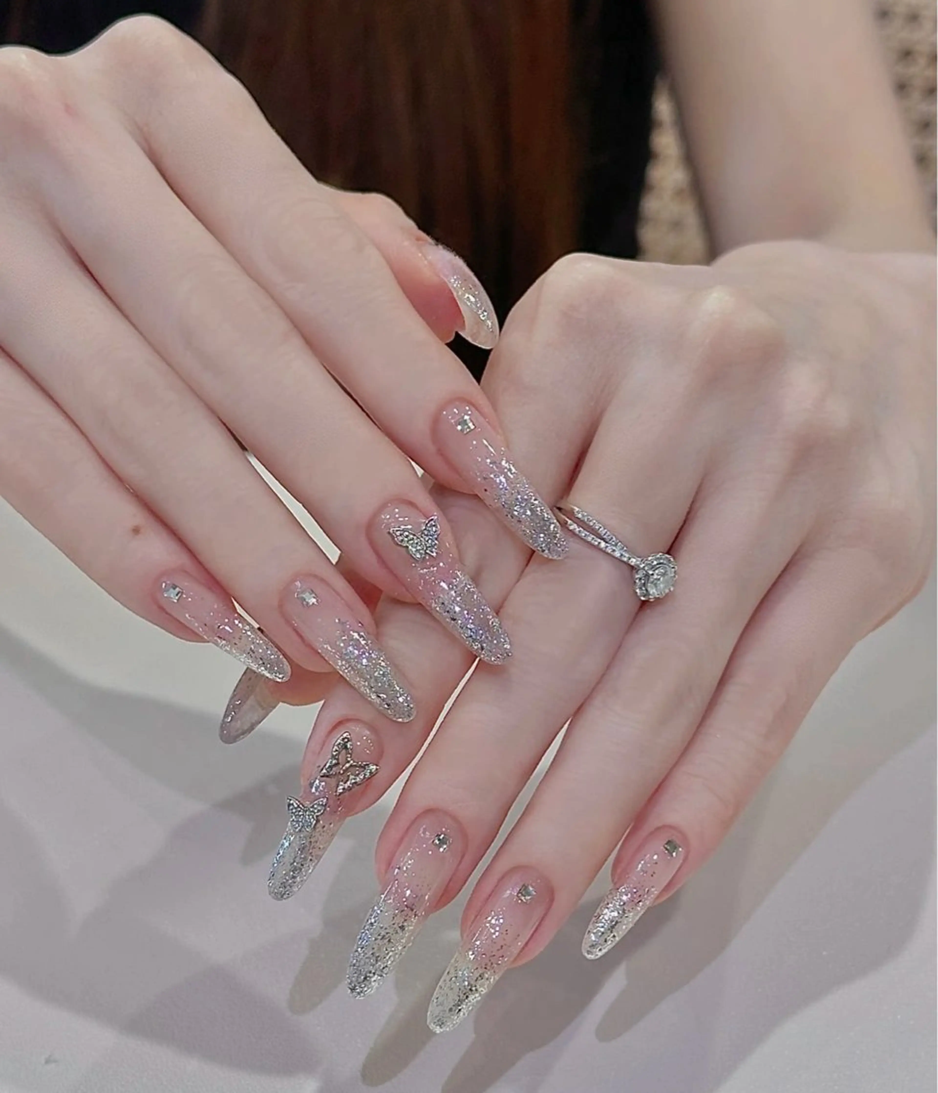 シンプルデザイン+チップ長さ出し+つけ放題の写真