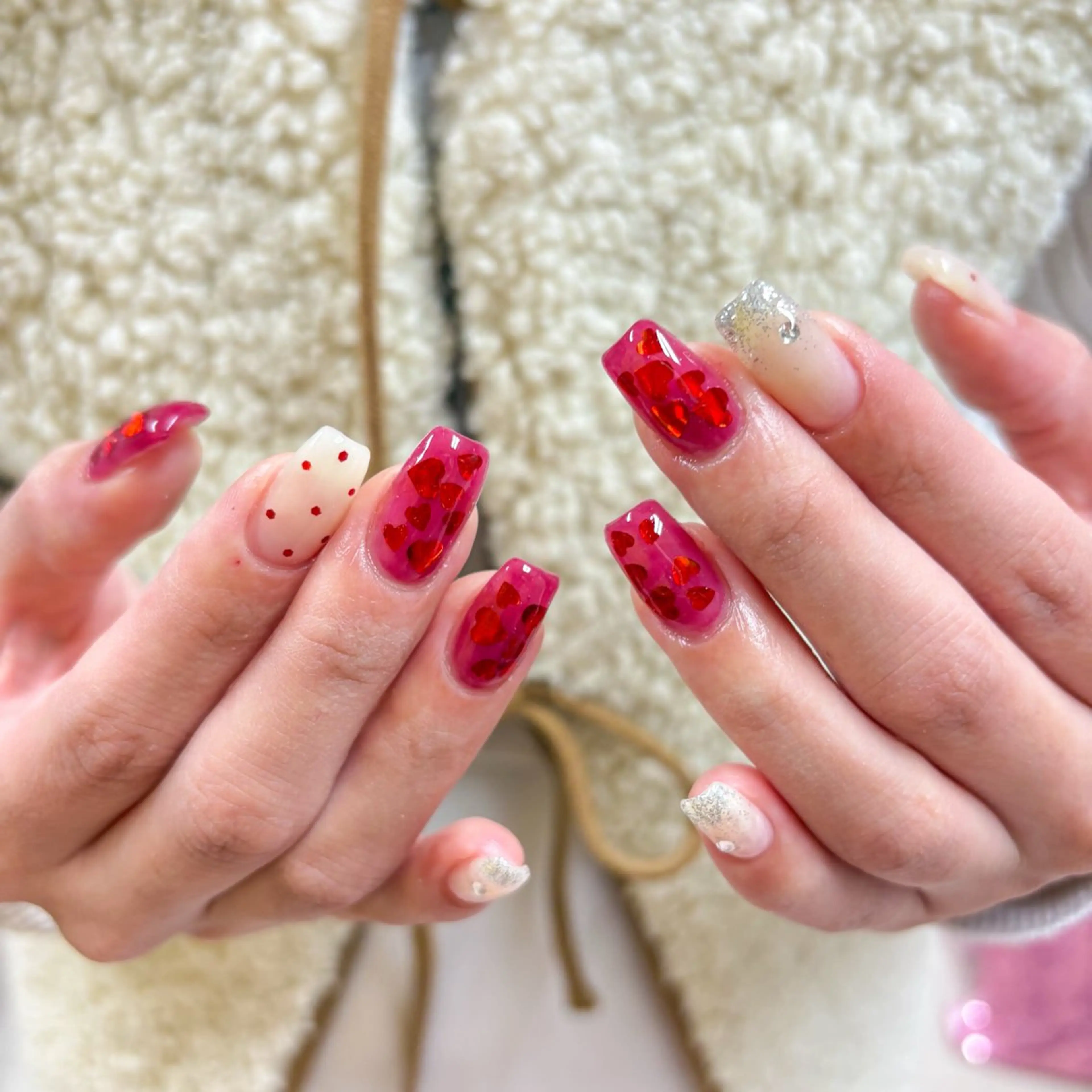 ネイル ハンドネイル 𝙟𝙪𝙣𝙖 𝙣𝙖𝙞𝙡𝙨のネイルデザイン