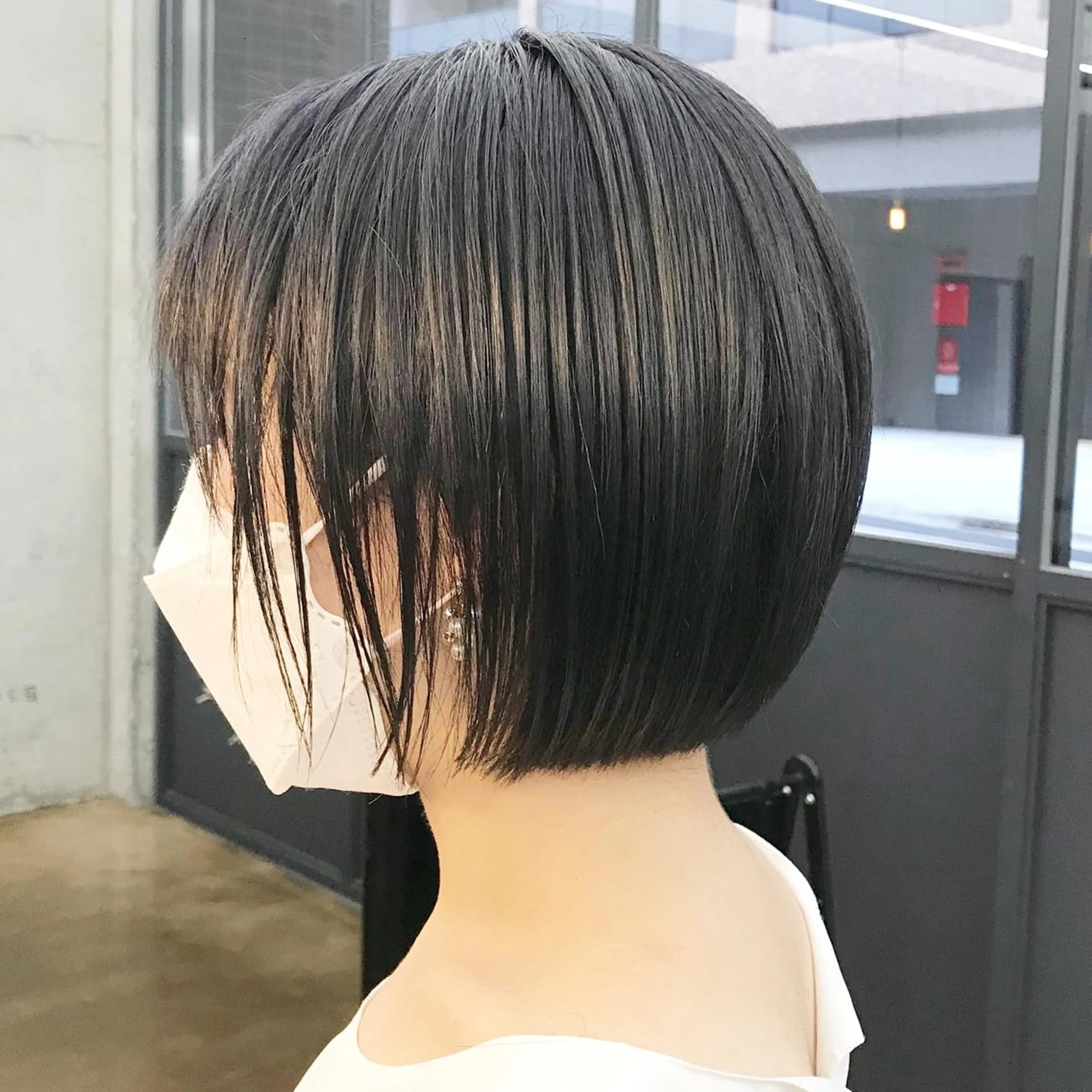 ショート カラー ブリーチ グレージュ ボブ ショートヘア カット ヘアカラー トリートメント ✂︎ウルフ・ショート ✂︎MIKUNIのヘアスタイル
