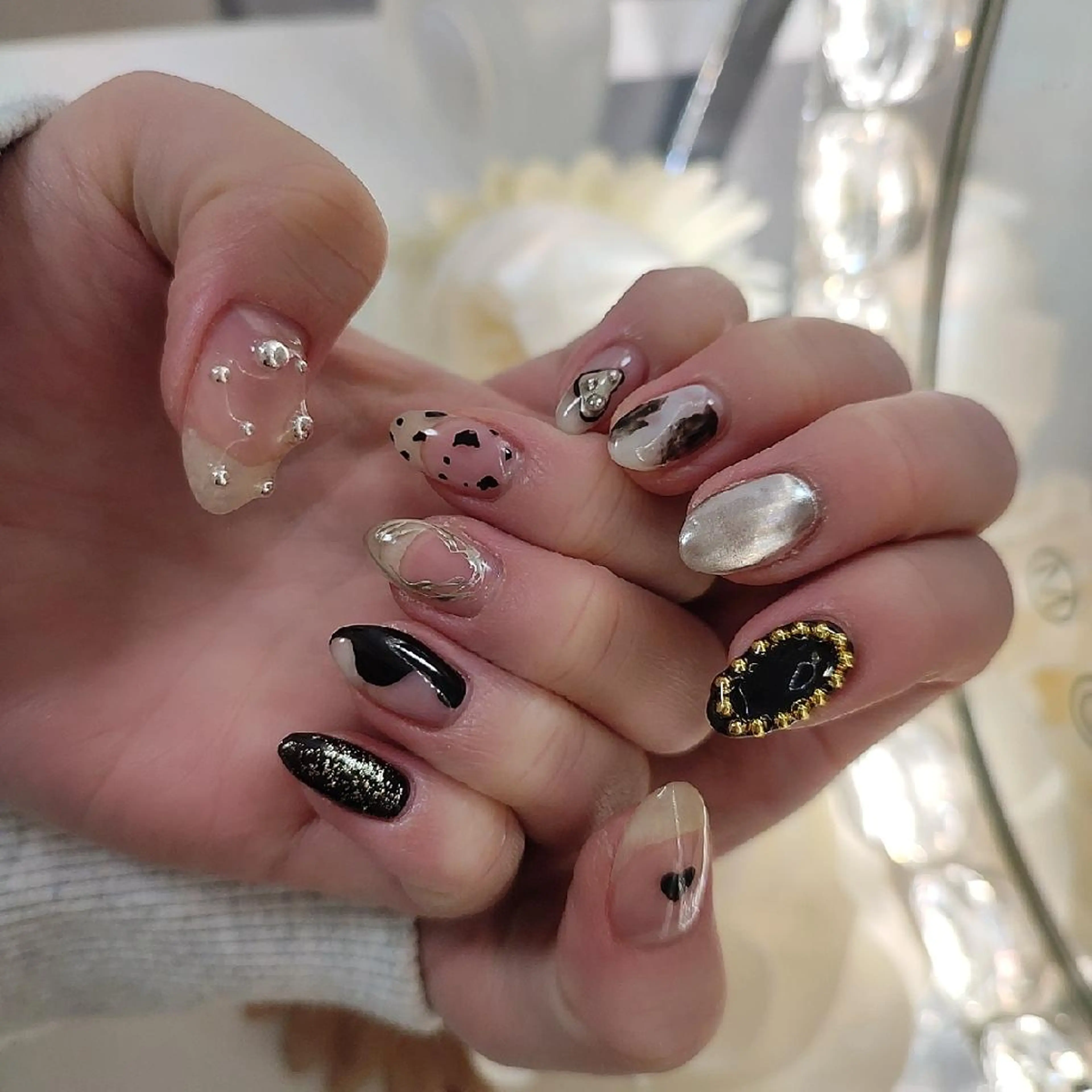 ネイル ハンドネイル RUNWAY 　　の眉毛・アイブロウイメージ