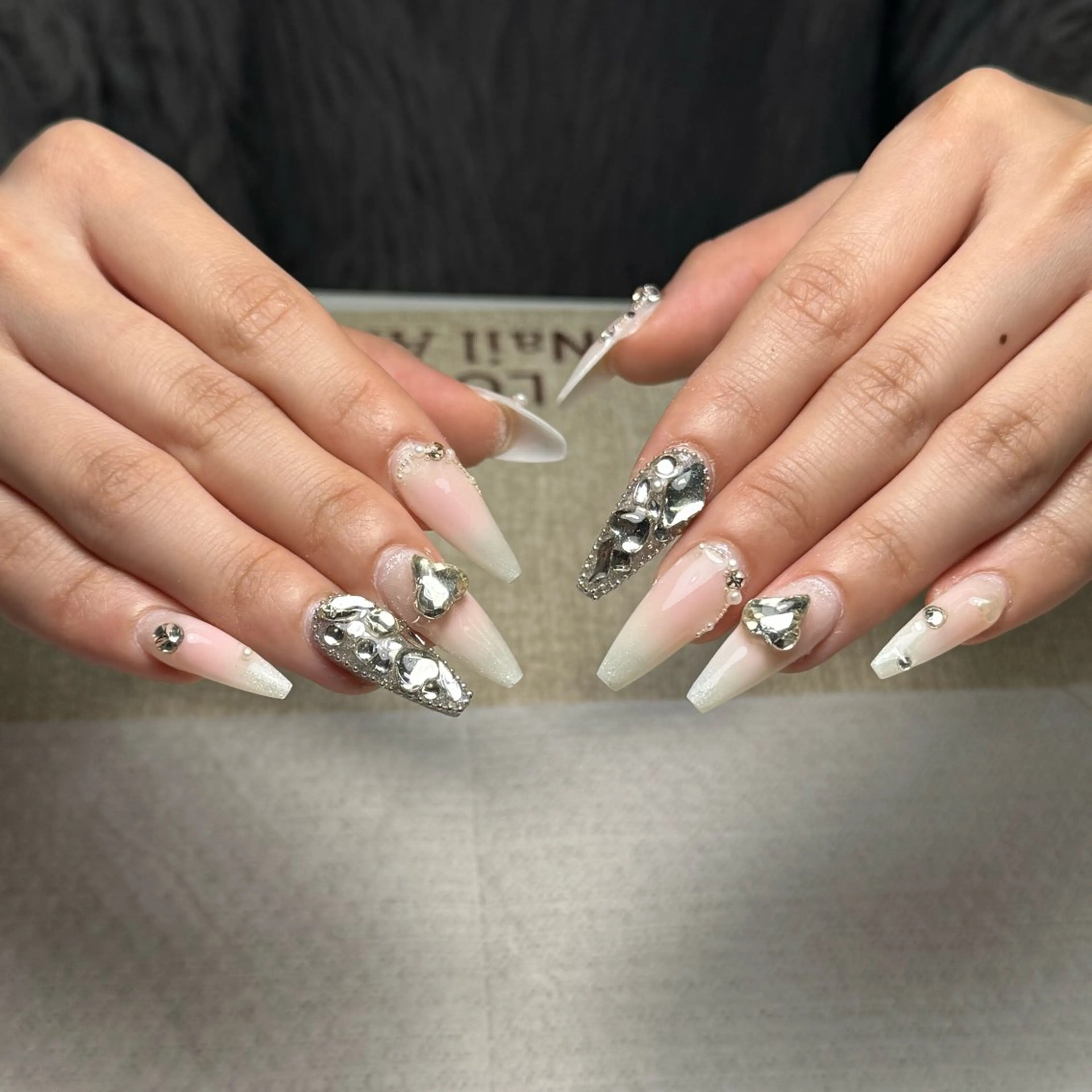 ネイル ハンドネイル ハンドケア いちご chan novaのネイルデザイン