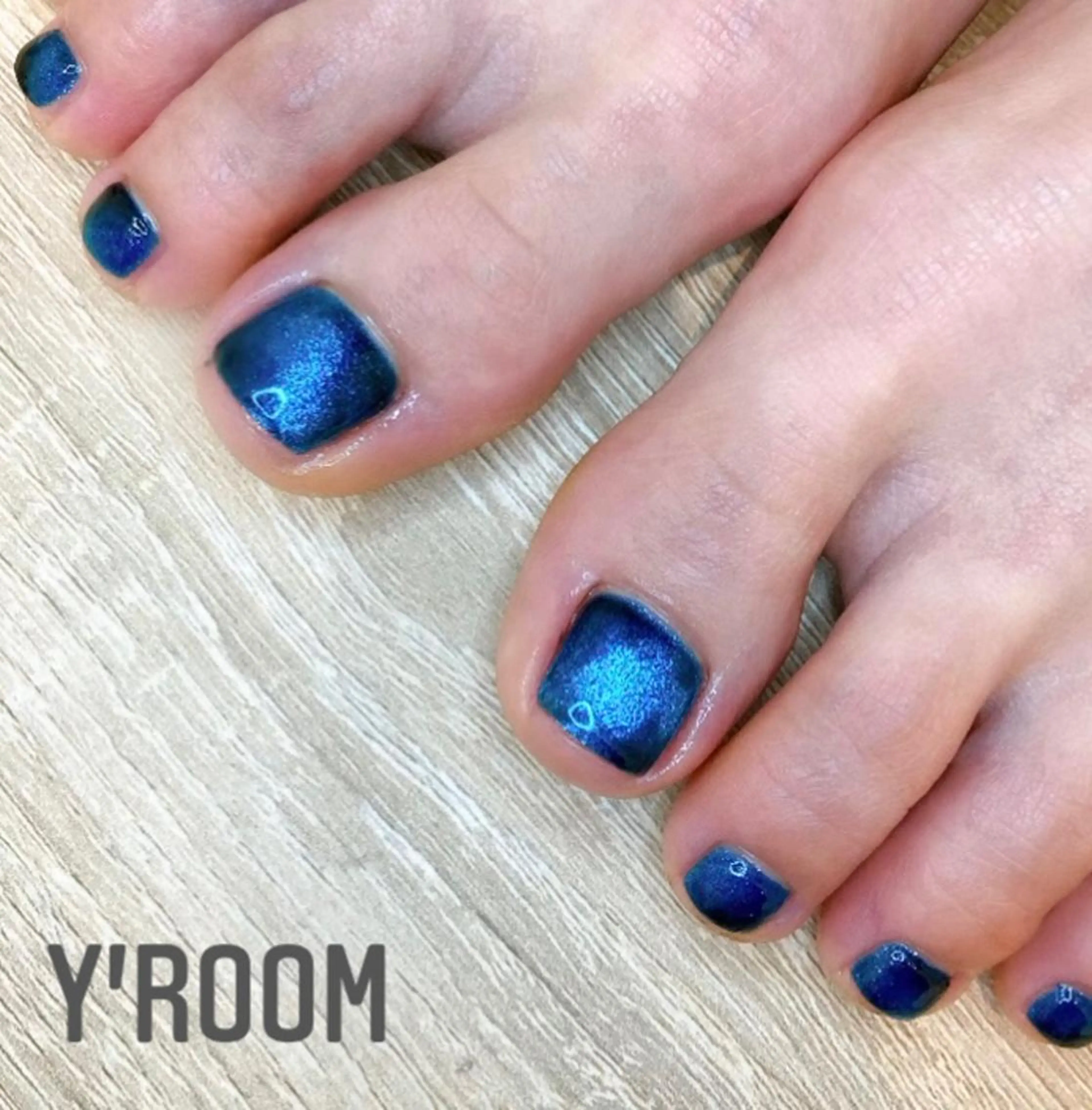 ネイル オーロラネイル フラッシュネイル フットネイル ジェルネイル 氷ネイル・うるうるネイル YUKA （ネイリスト）のネイルデザイン