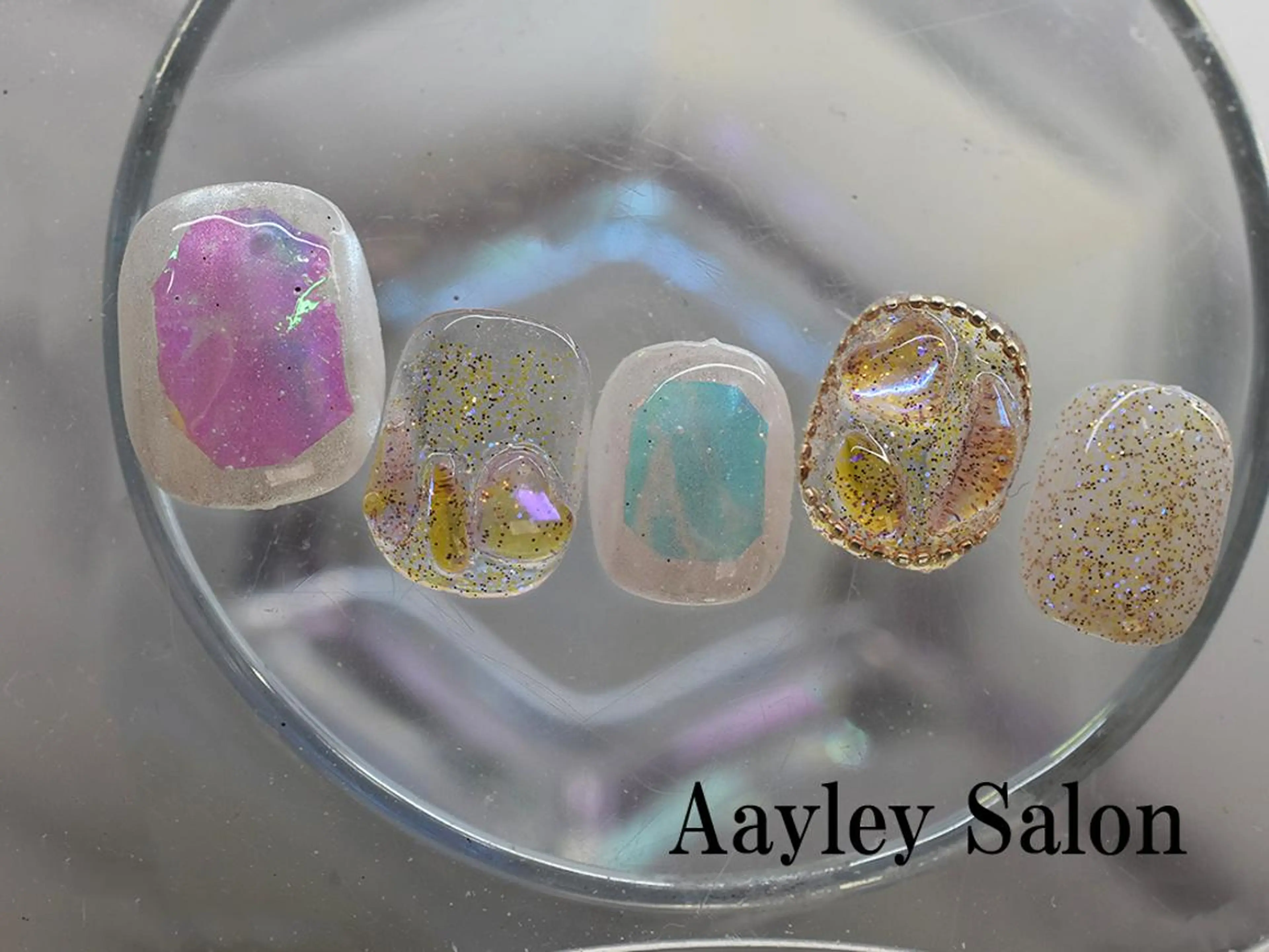 ショート カラー ネイル Aayley(アイリー)Salon所属・Aayley アイリ―サロンのネイルデザイン