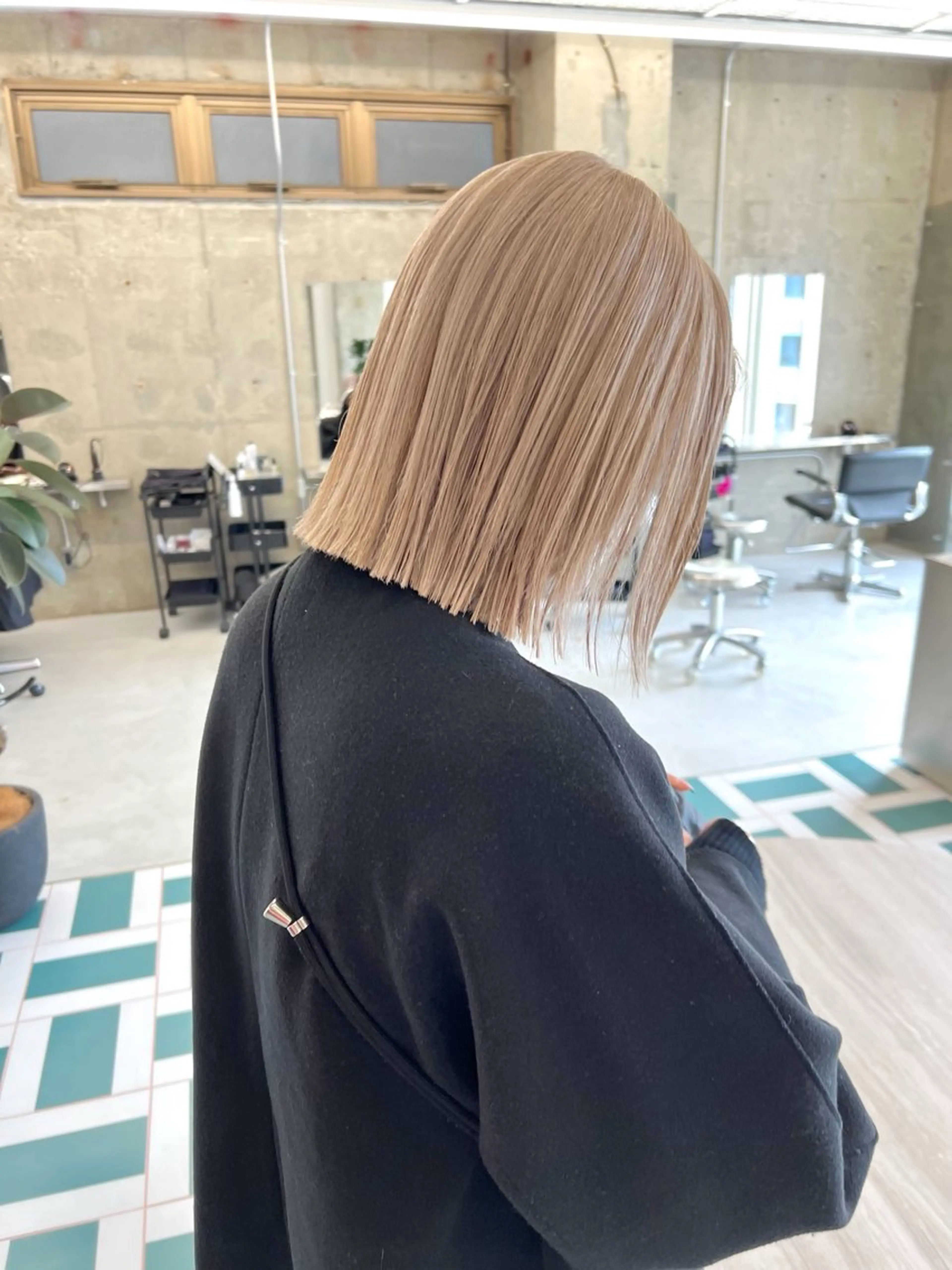 ショート カラー ブリーチ ヘアカラー トリートメント 名古屋栄カラーモデル sayoのヘアスタイル