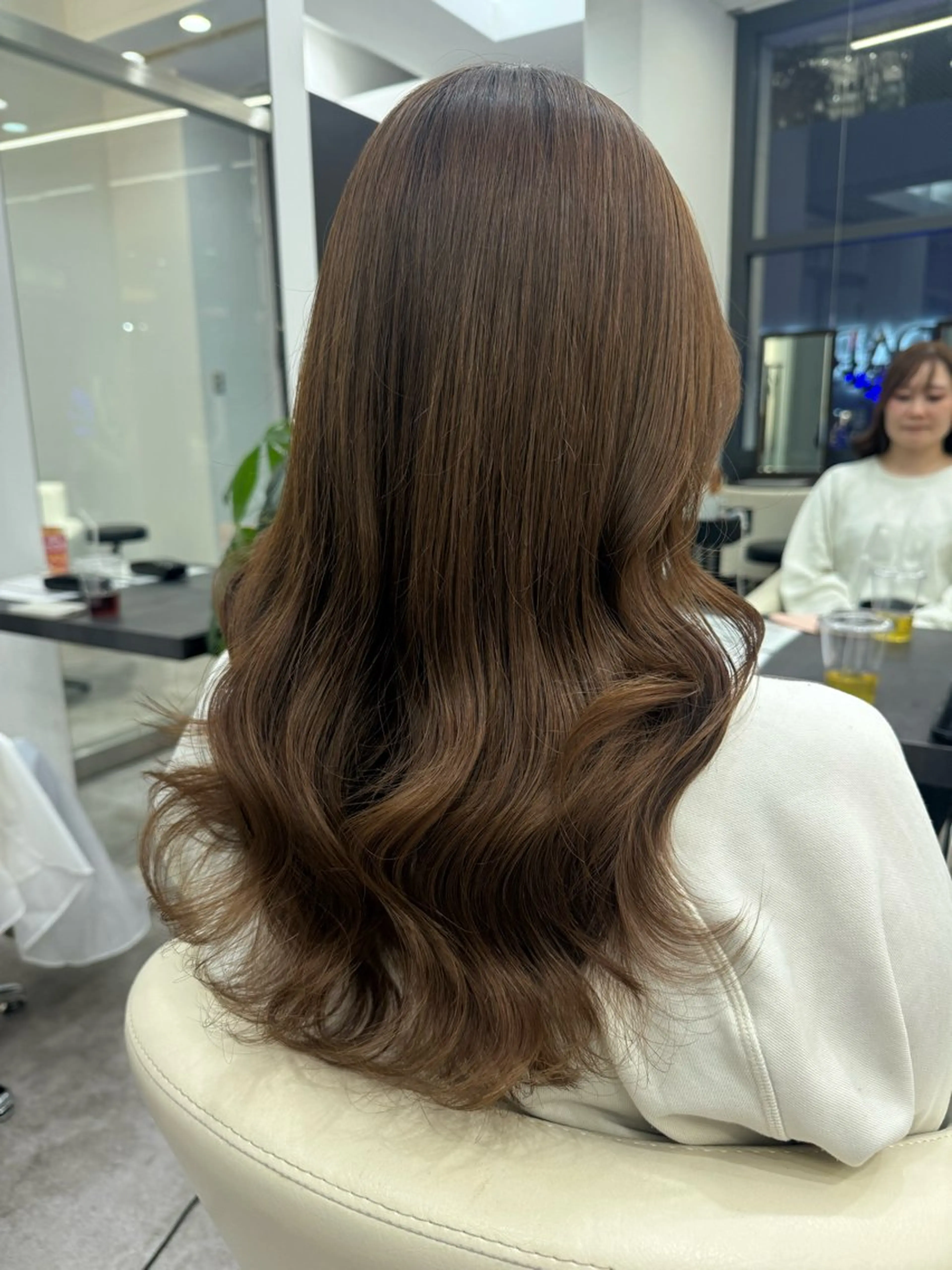 セミロング カラー ベージュカラー ブリーチ ケアブリーチ 透明感カラー デザインカラー ヘアカラー トリートメント ヘッドスパ ハイトーン/髪質改善 🦋KASUGA🖤のヘアスタイル