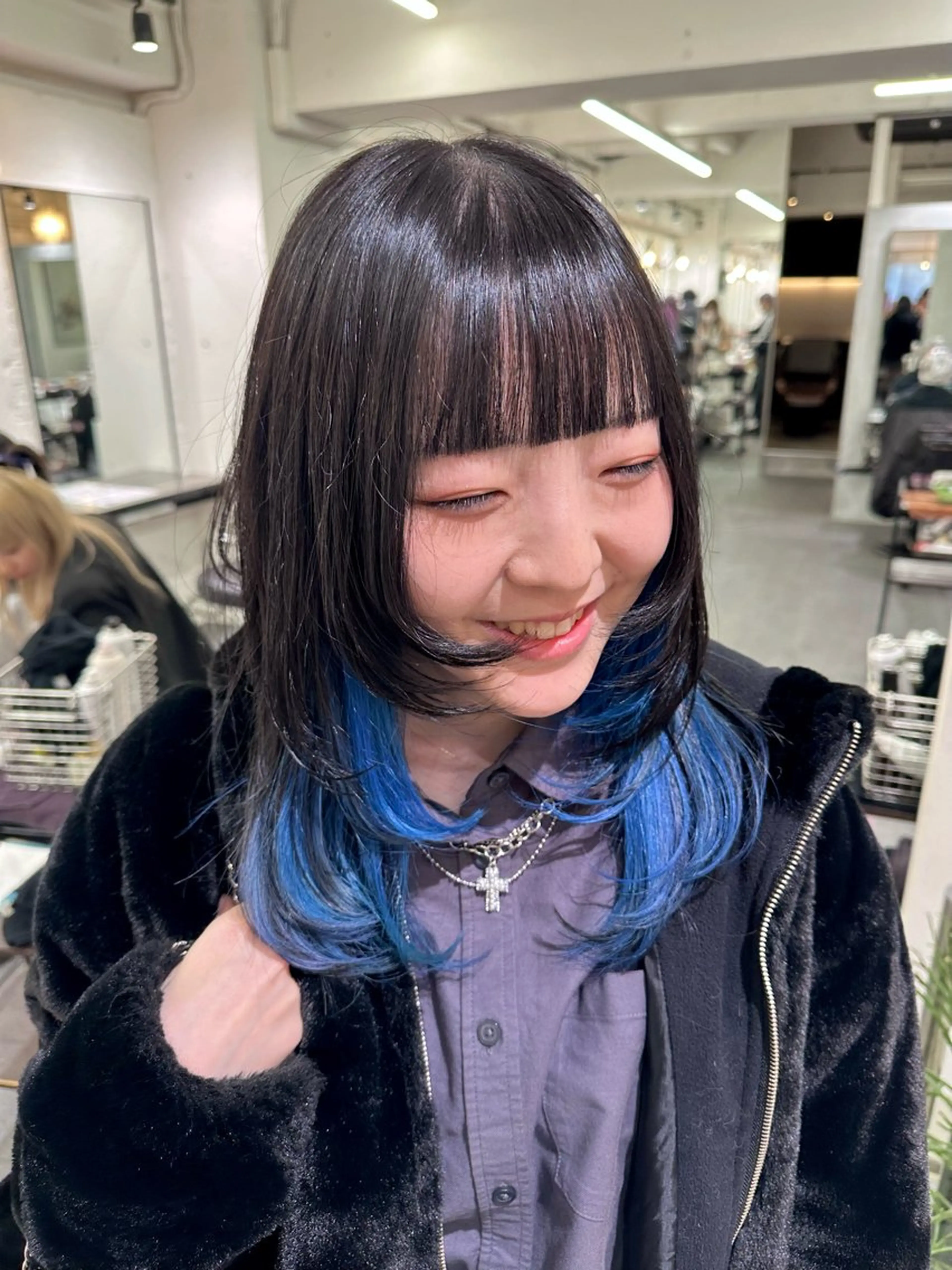 前髪カット＋インナーブリーチ＋マニキュア(エヌドットorアディクシー)カラーの写真