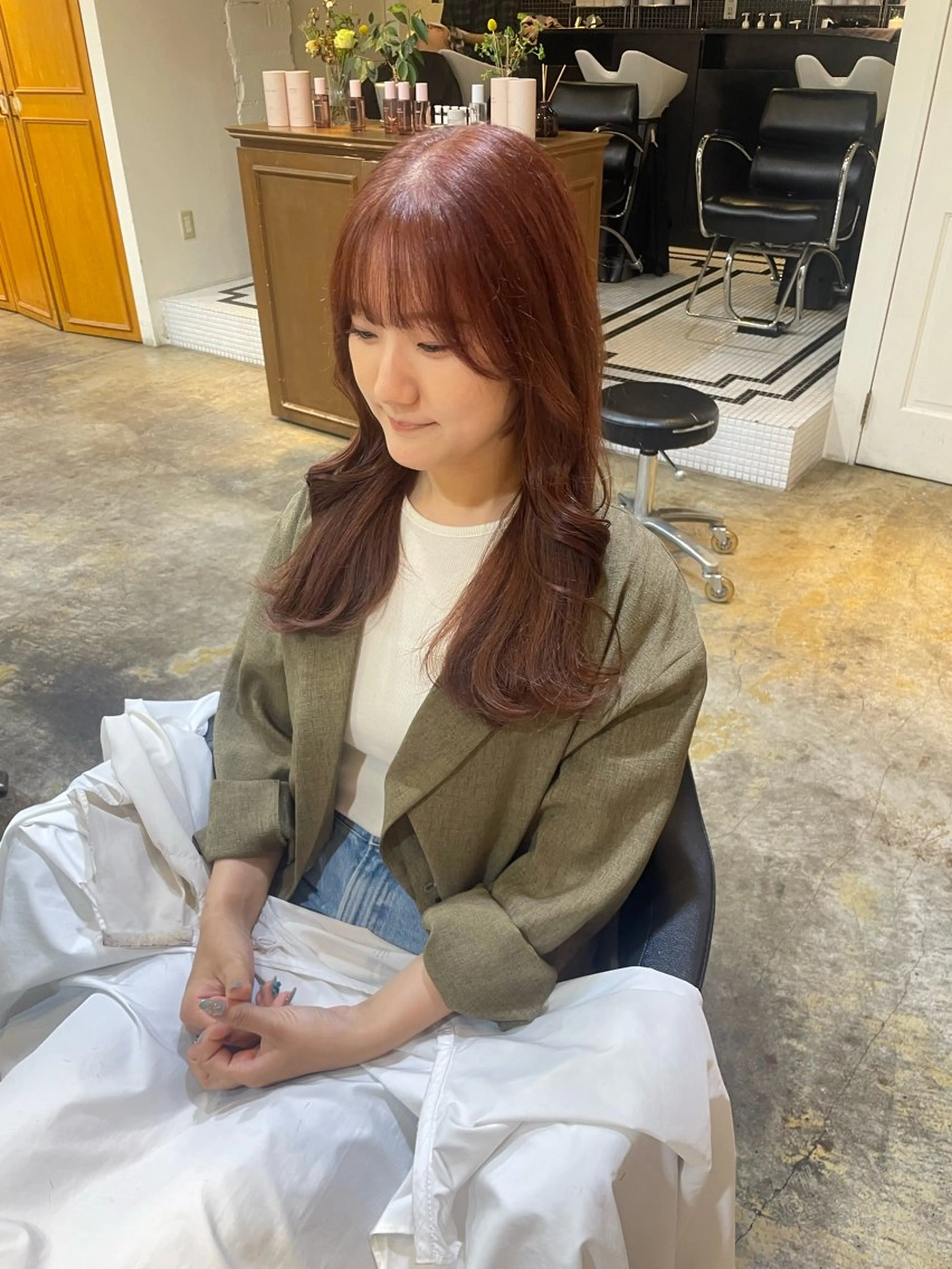 ロング カラー ベージュカラー ピンクカラー ピンクベージュ ヘアカラー トリートメント MIOベージュカラー 柔らかいカラーのヘアスタイル