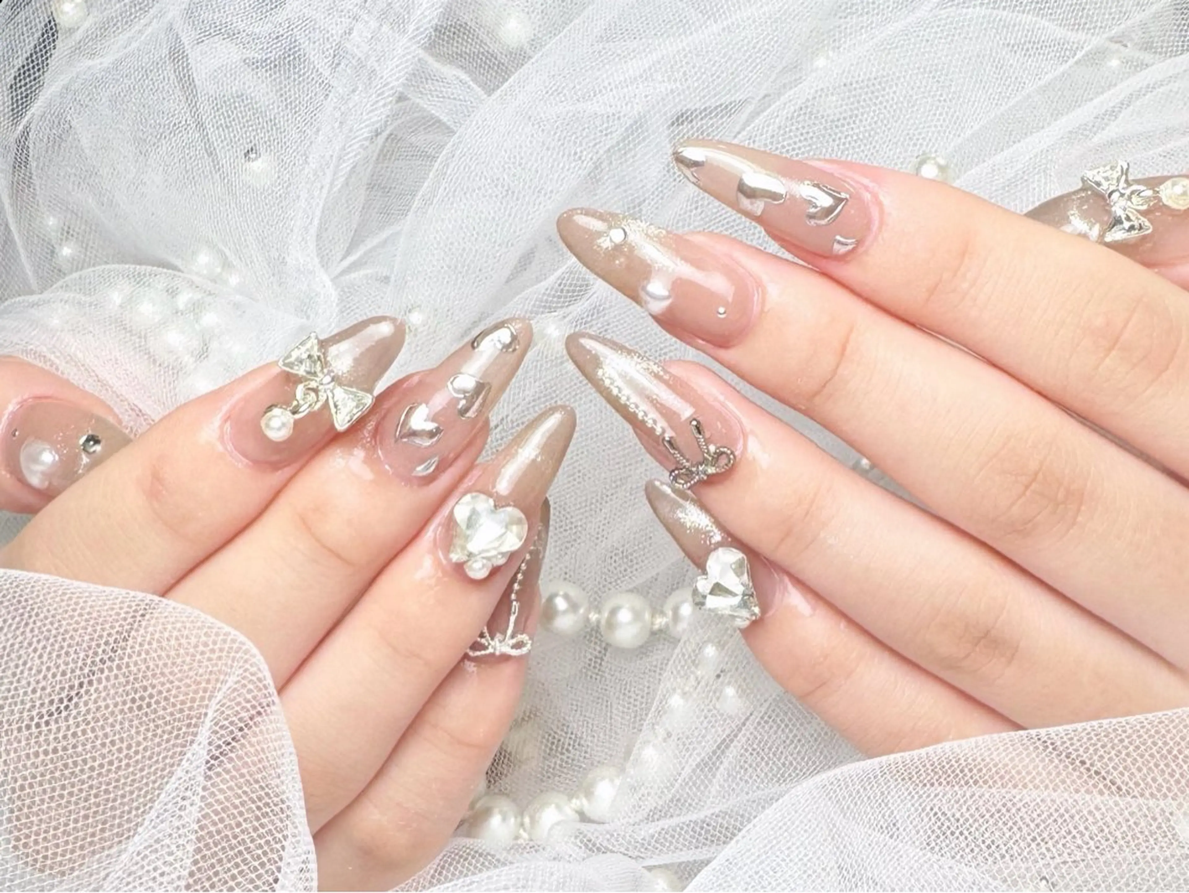 ネイル ハンドネイル チョウ チョウのネイルデザイン